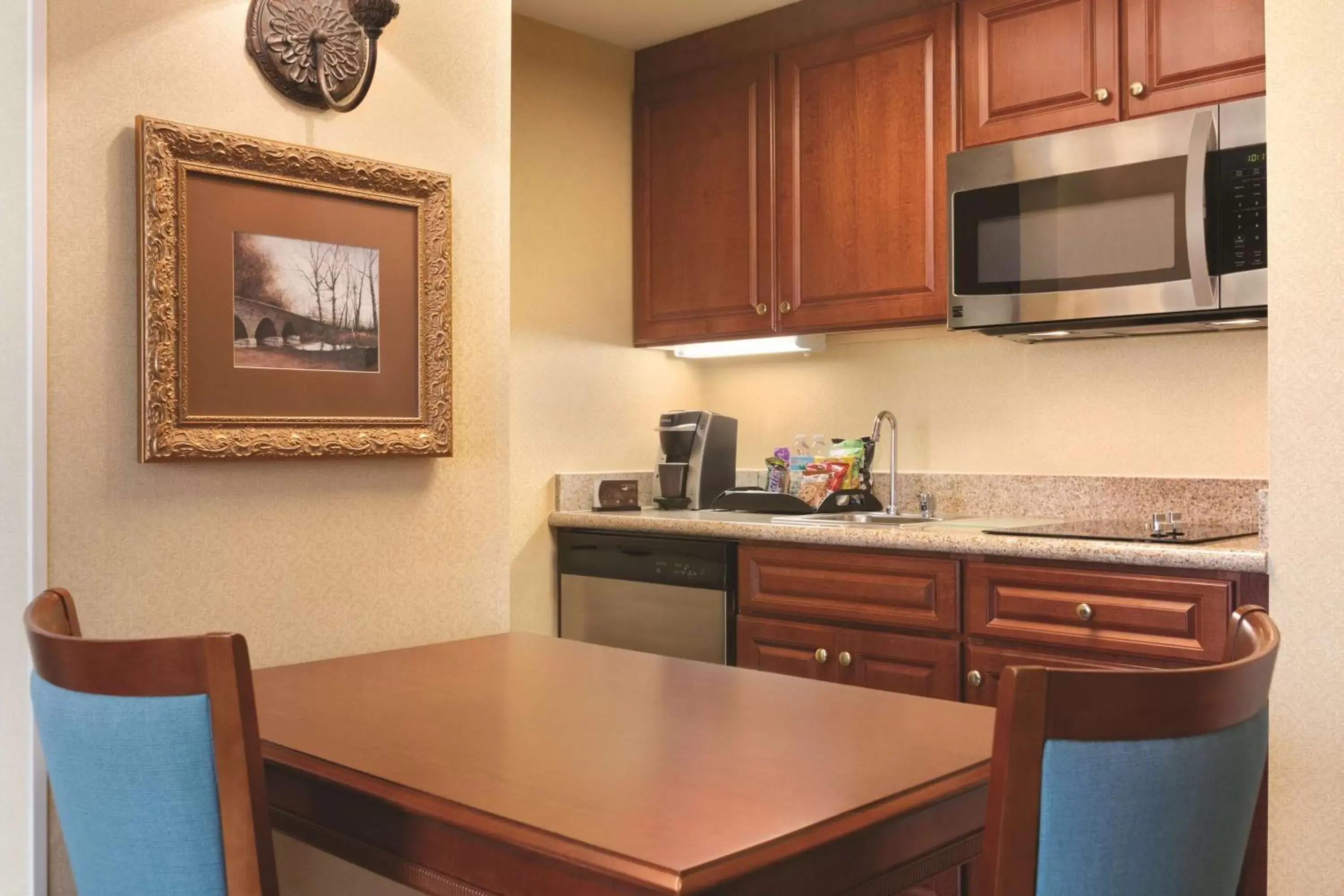Kitchen or kitchenette, Kitchen/Kitchenette in Homewood Suites by Hilton Detroit-Troy