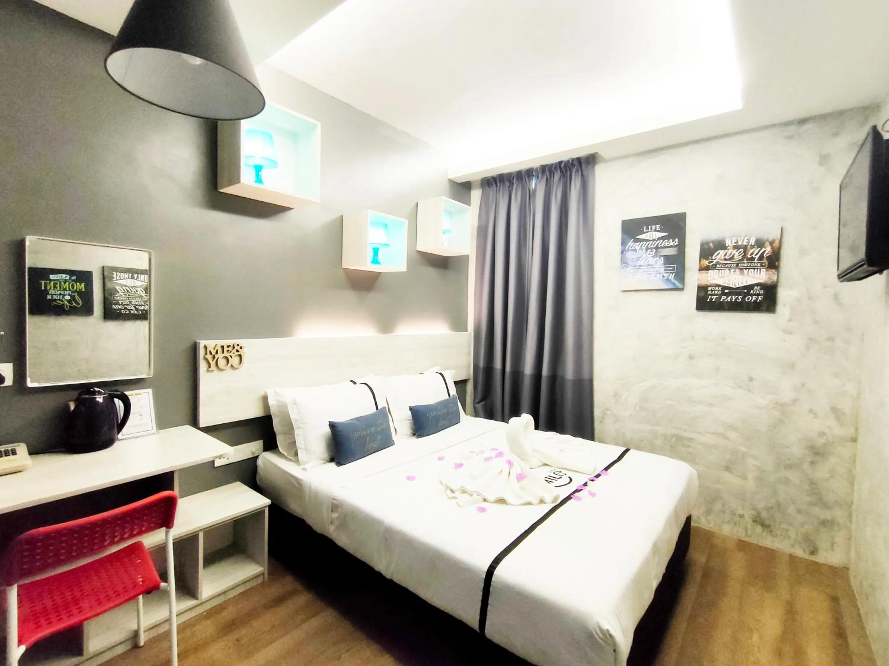 Bedroom, Bed in Smile Hotel Danau Kota