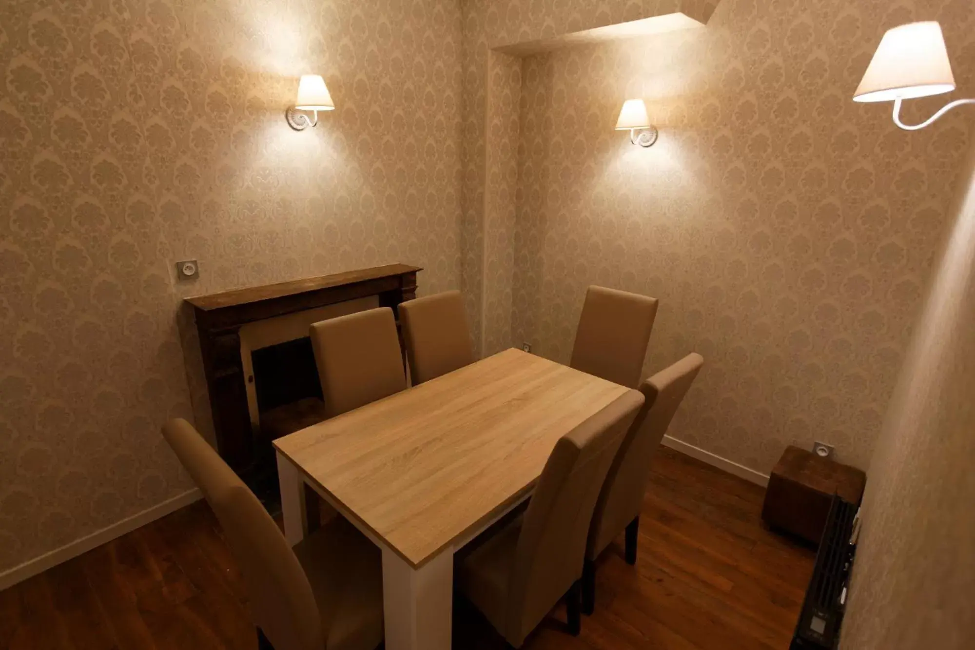 Dining Area in Appart'Hôtel Sainte Trinité