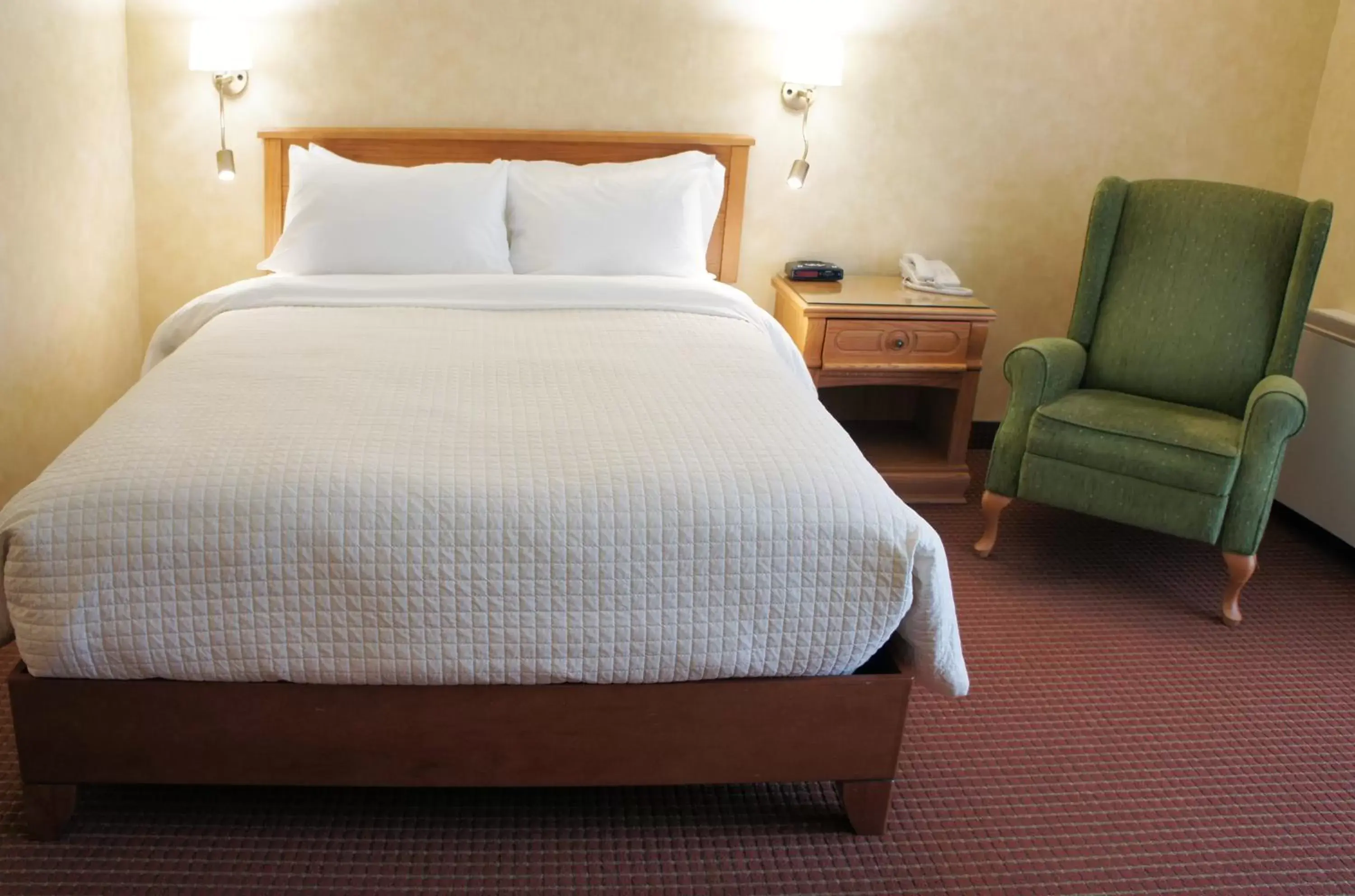 Bedroom, Bed in Hôtel Castel