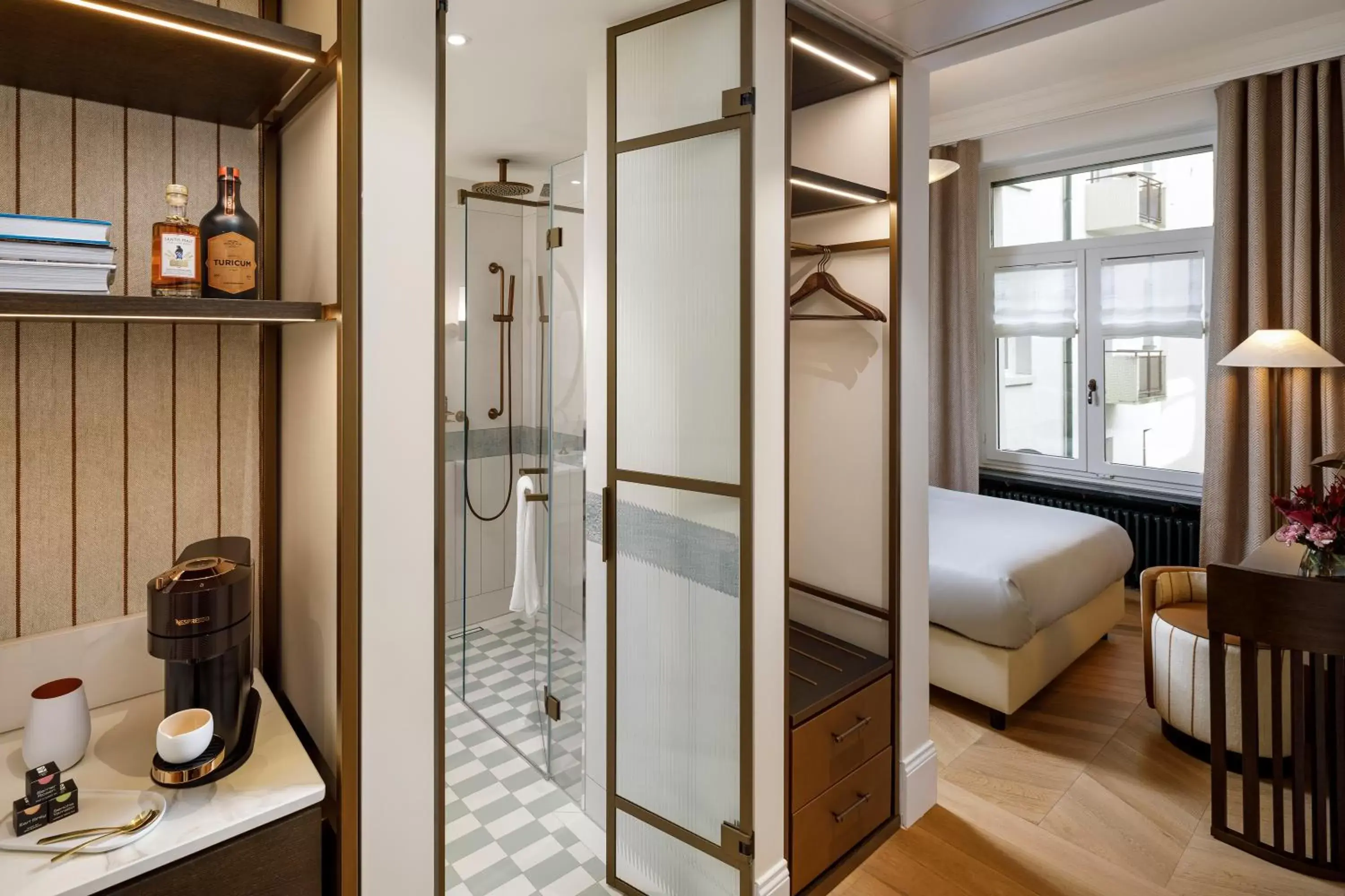 Bedroom, Bathroom in Small Luxury Hotel Ambassador Zurich