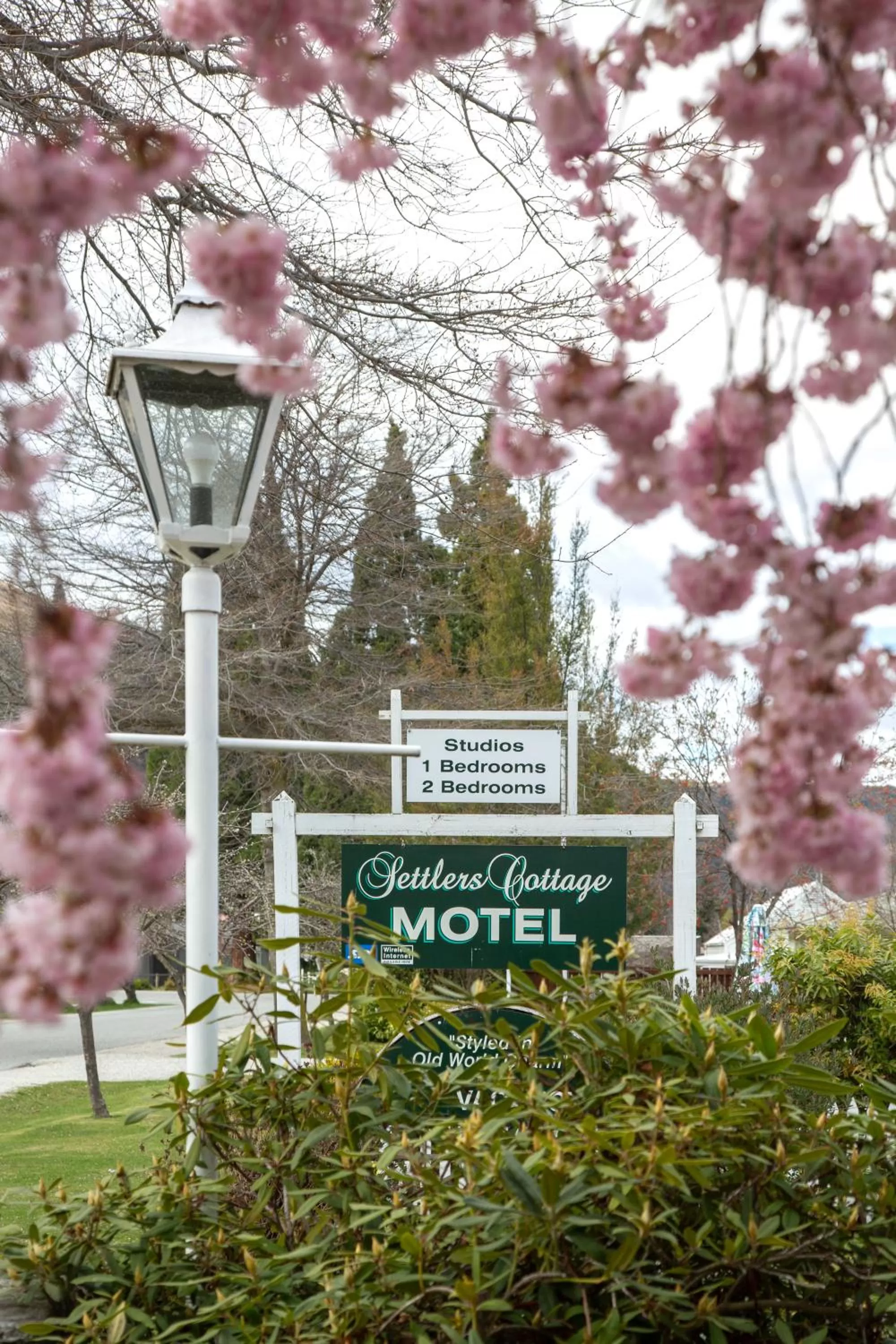 Settlers Cottage Motel