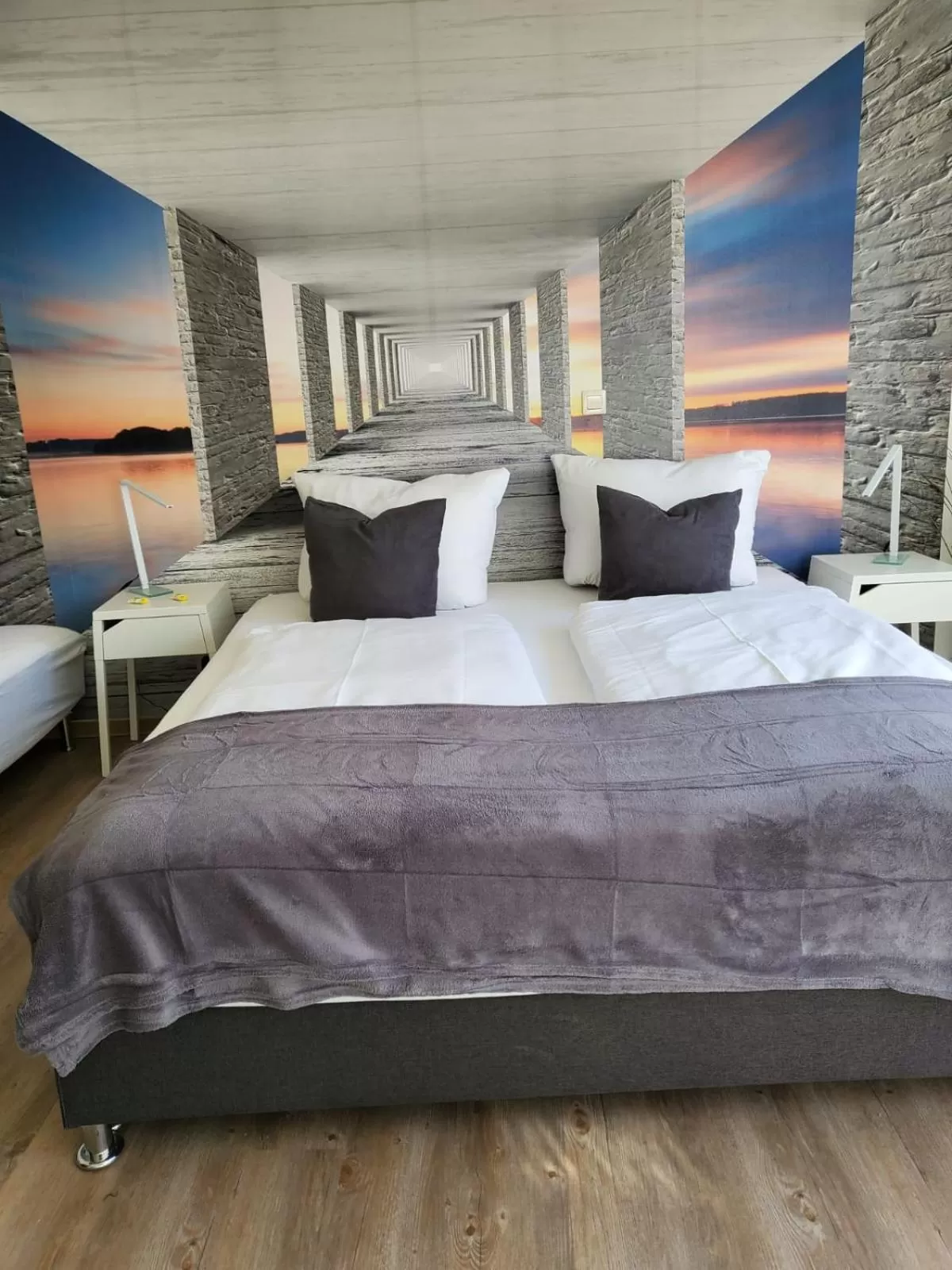 Bed in Hotel Seeblick am Sankelmarker See - Natur und Erholung