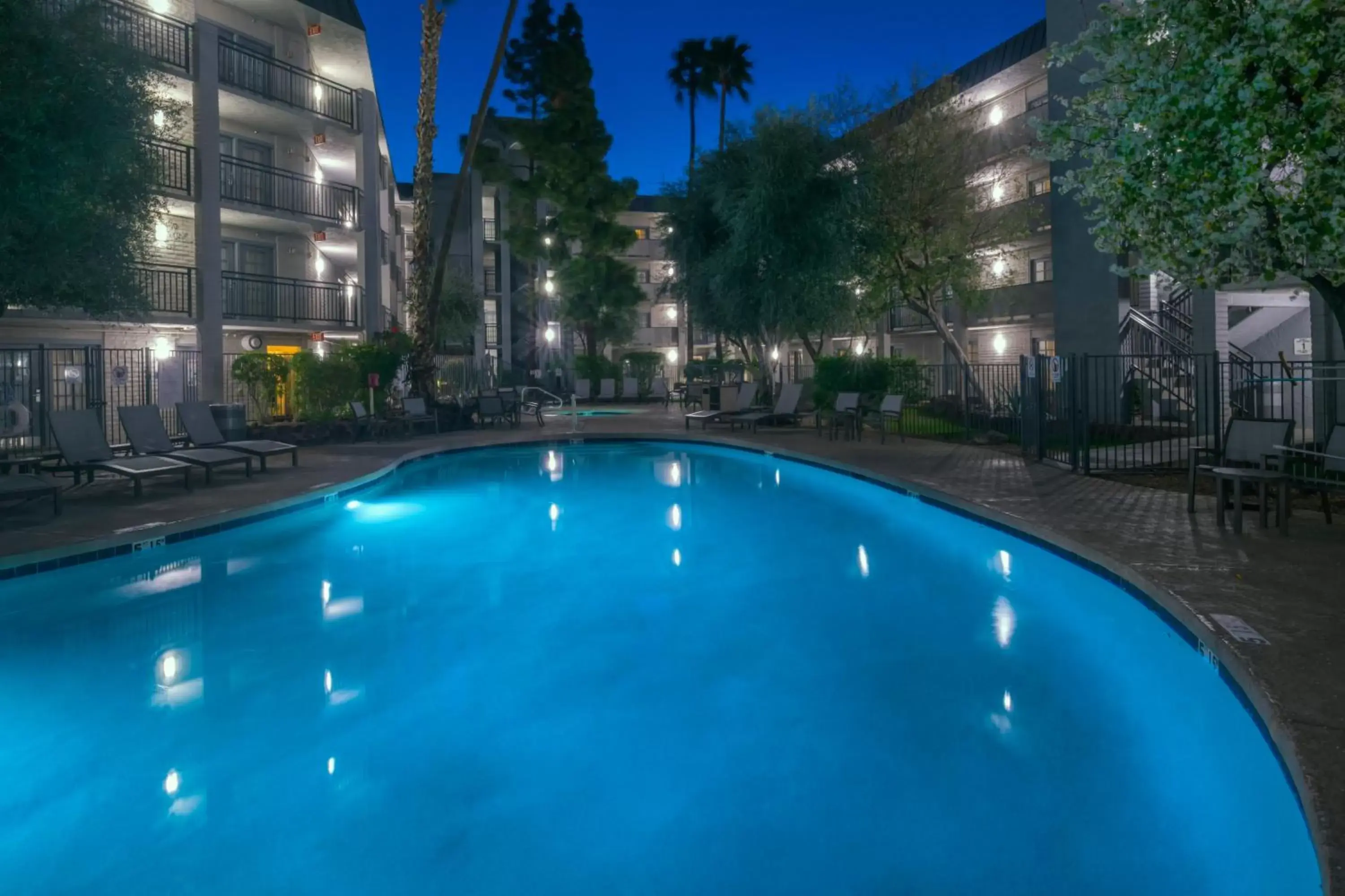 Swimming Pool in Holiday Inn and Suites Phoenix Airport North, an IHG Hotel