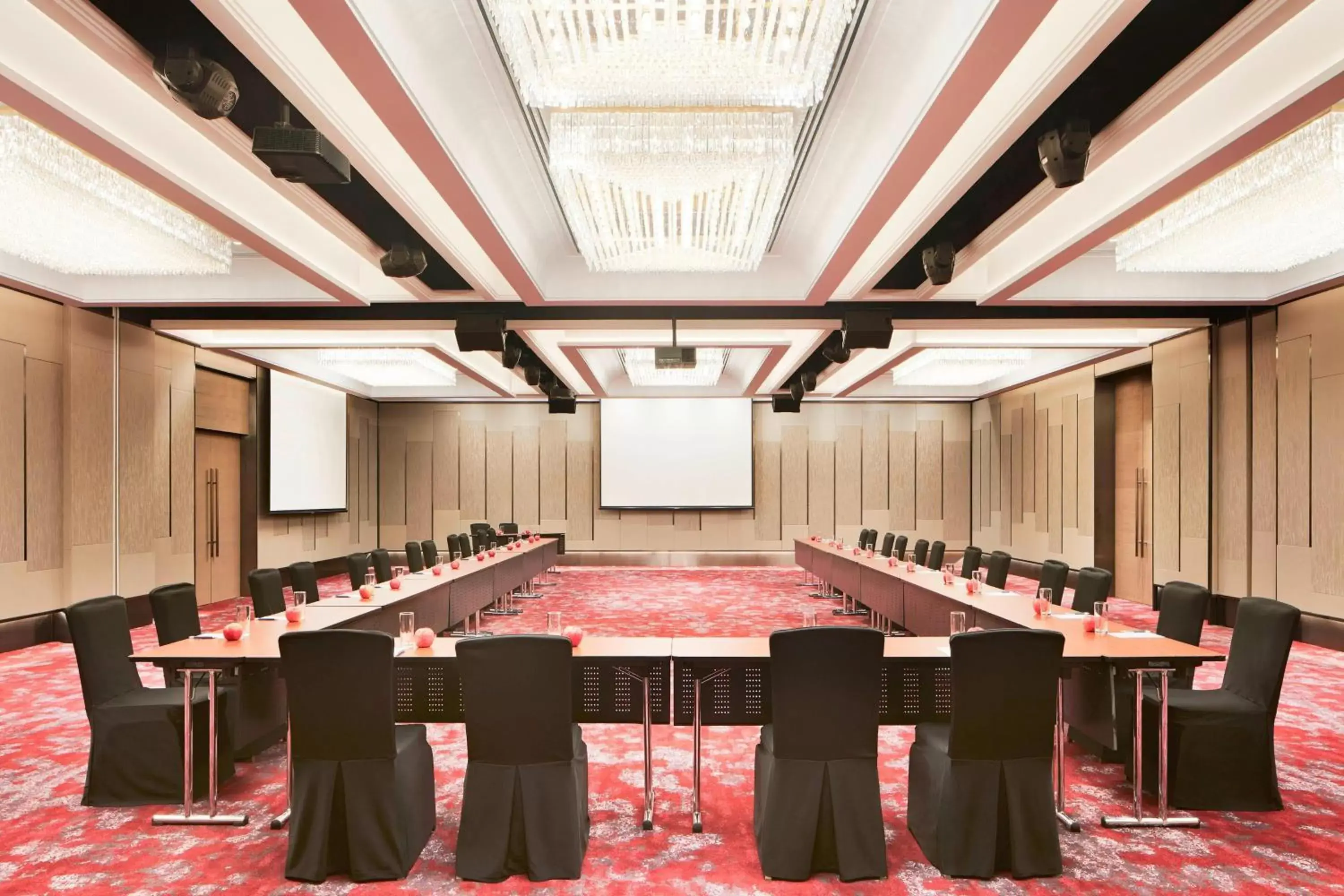 Meeting/conference room in Sheraton Towers Singapore Hotel