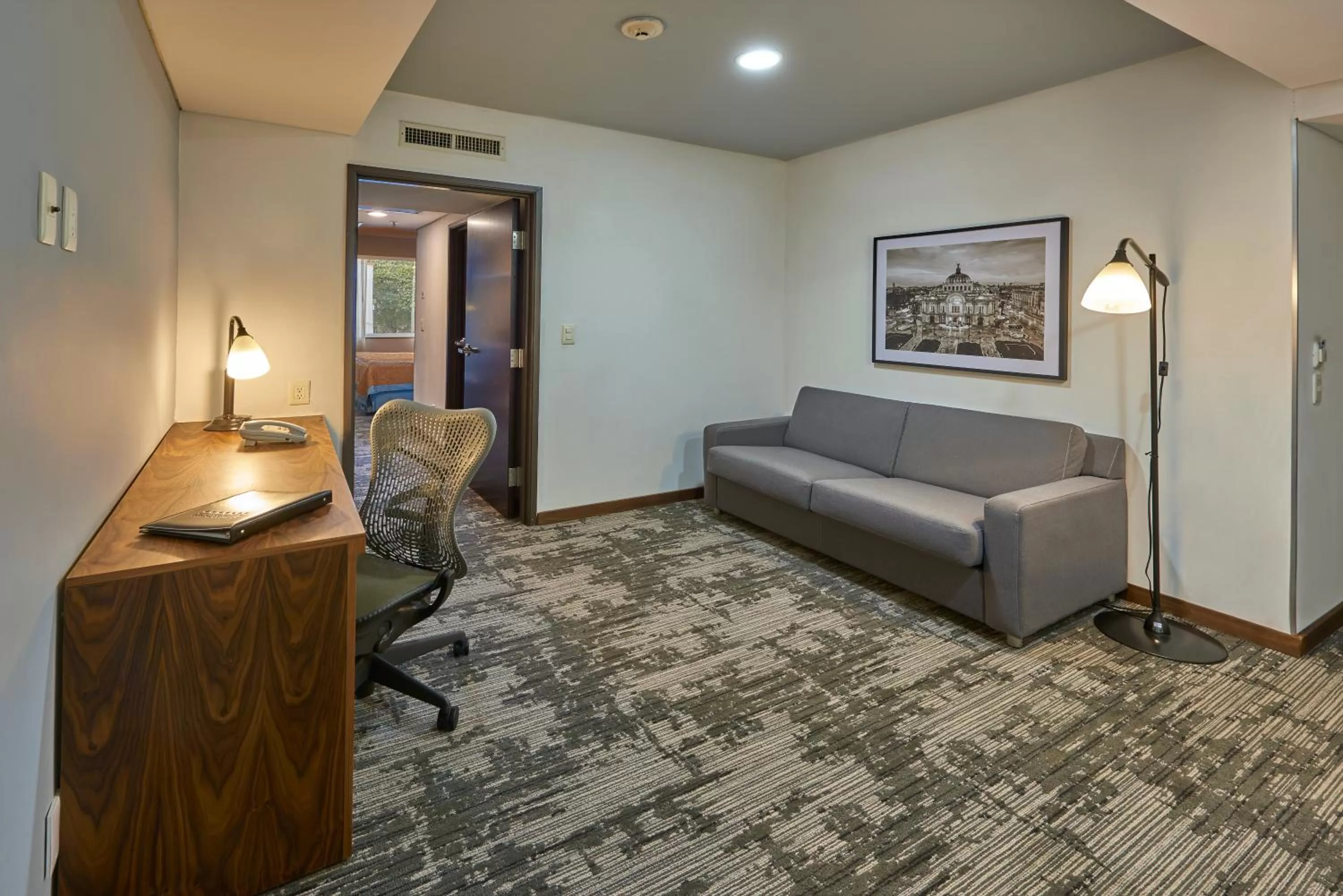 Seating area in Wyndham Garden Mexico City - Polanco