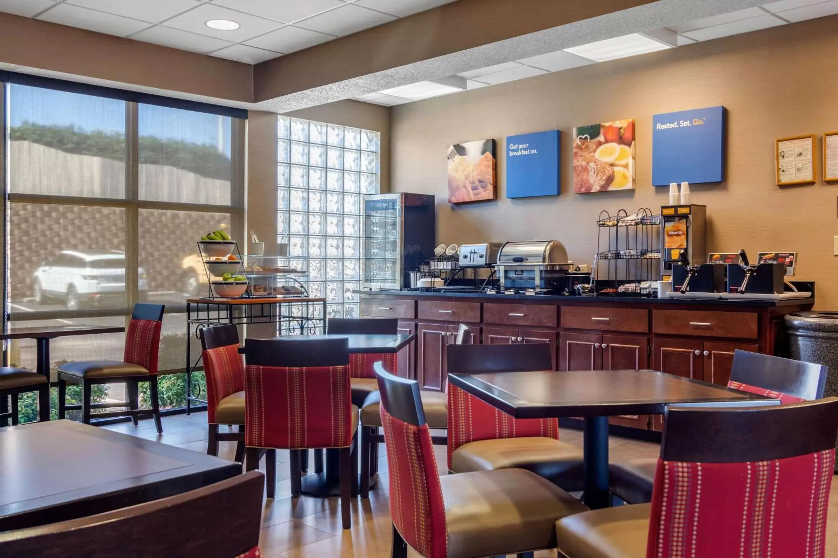 Restaurant/places to eat in Comfort Inn & Suites LaGrange East Restaurant/places to eat in Comfort Inn & Suites LaGrange East