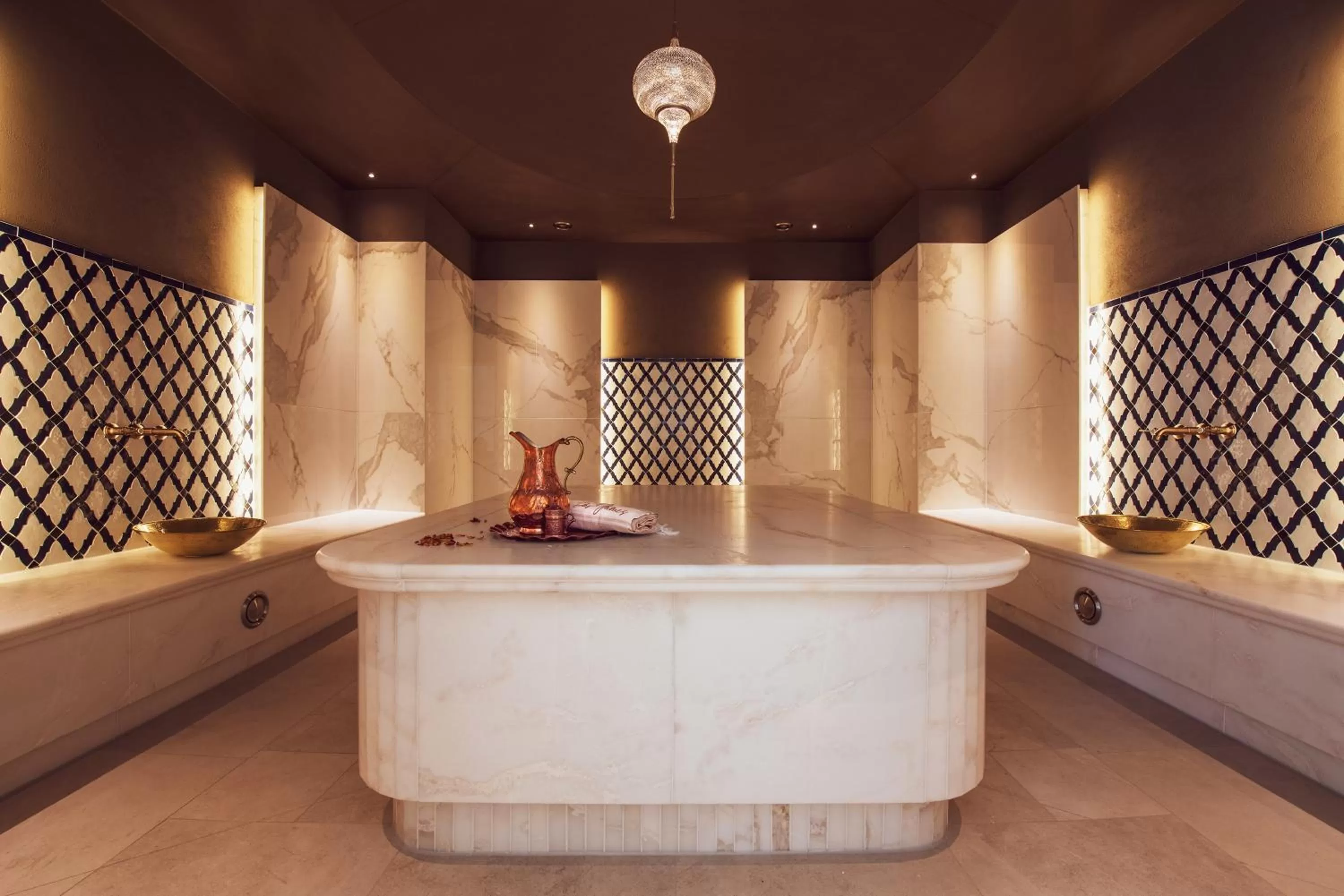 Spa and wellness centre/facilities in Das James