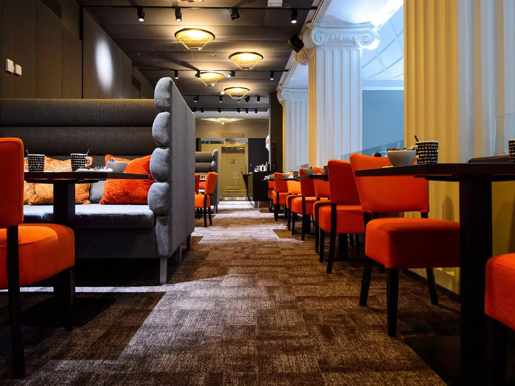 Lounge or bar, Restaurant/Places to Eat in Radisson Blu Plaza Hotel, Helsinki