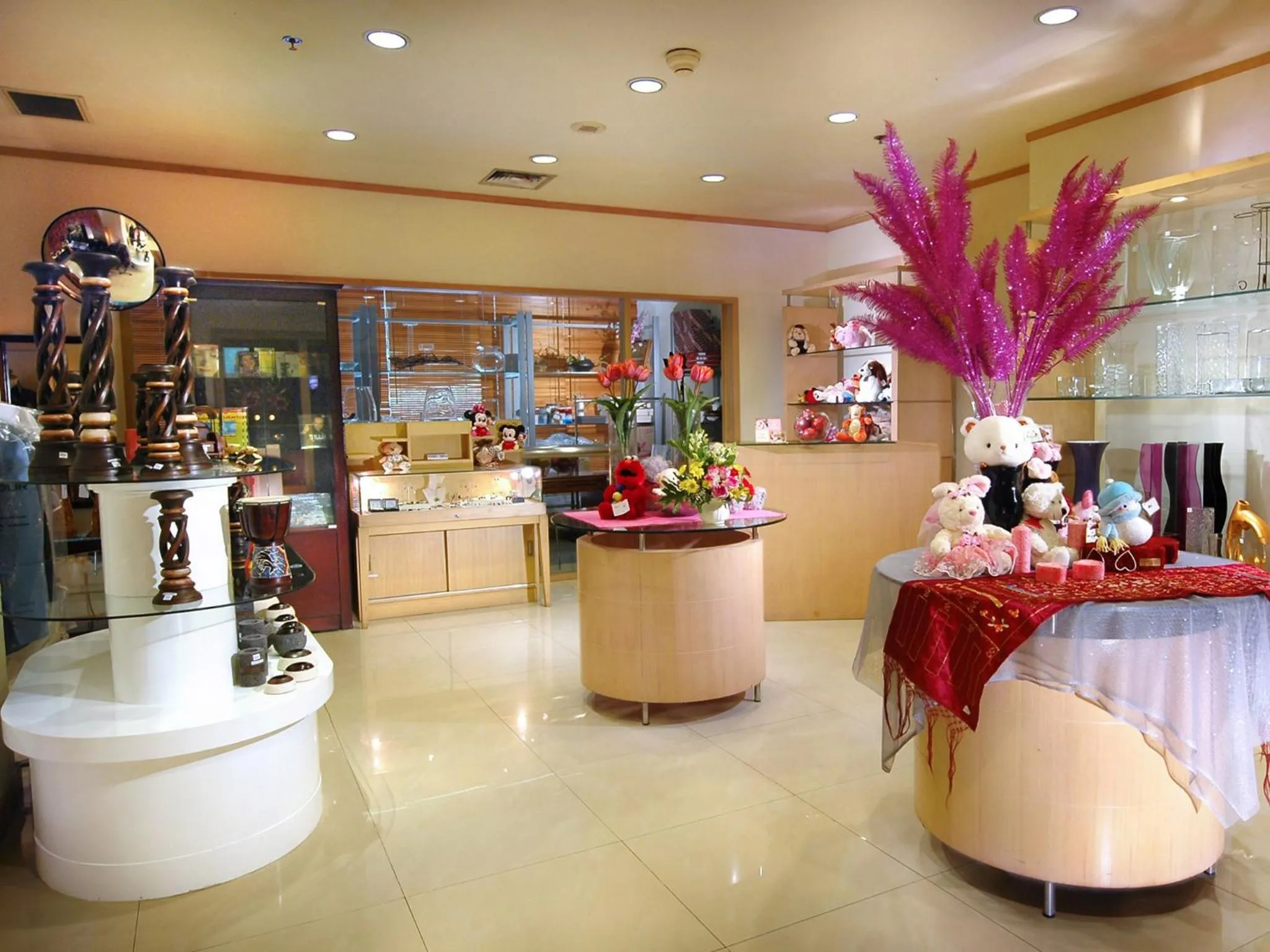 On-site shops in Hotel Borobudur Jakarta