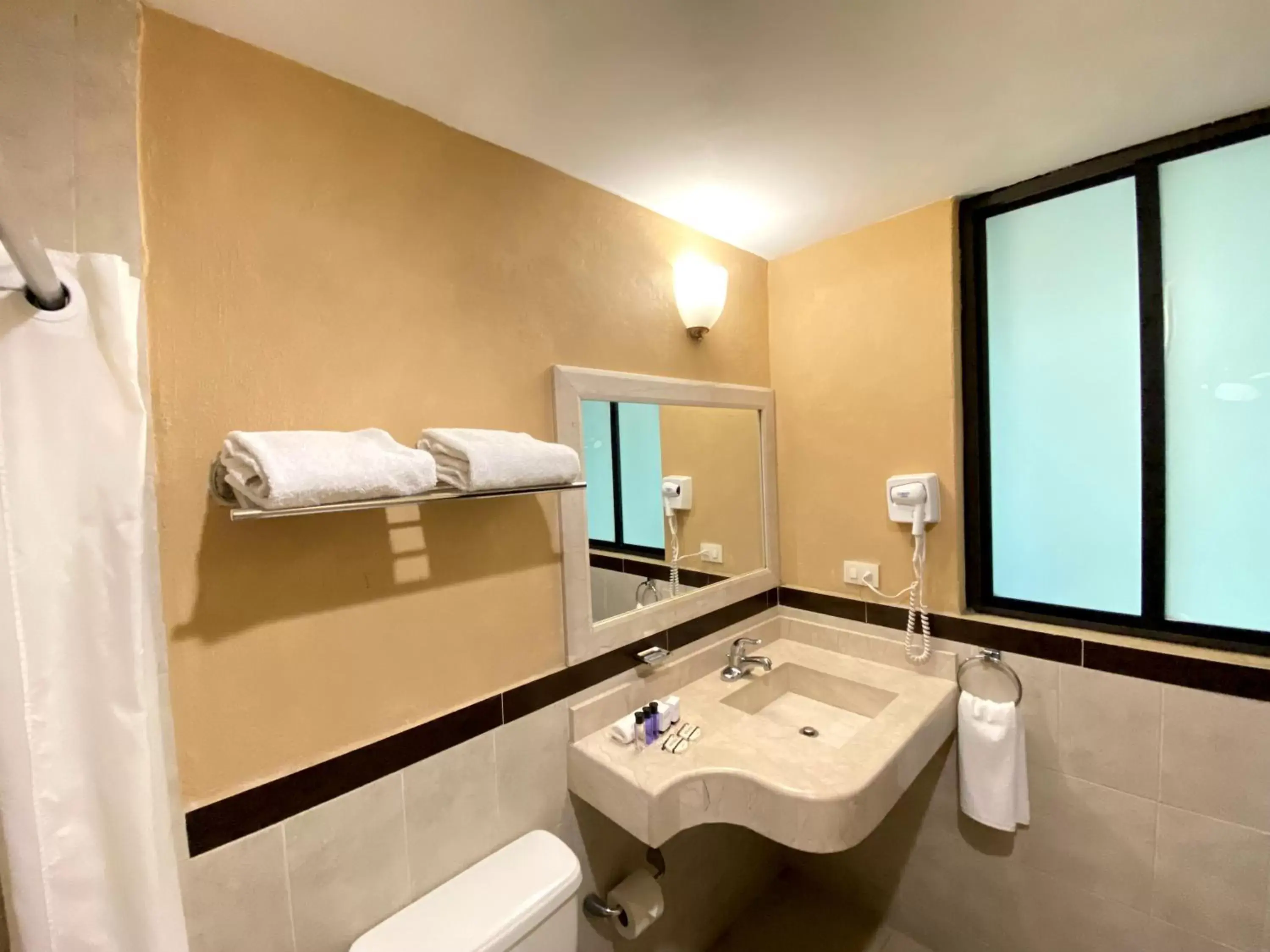 Bathroom in Hotel Escala Puebla Centro Bathroom in Hotel Escala Puebla Centro