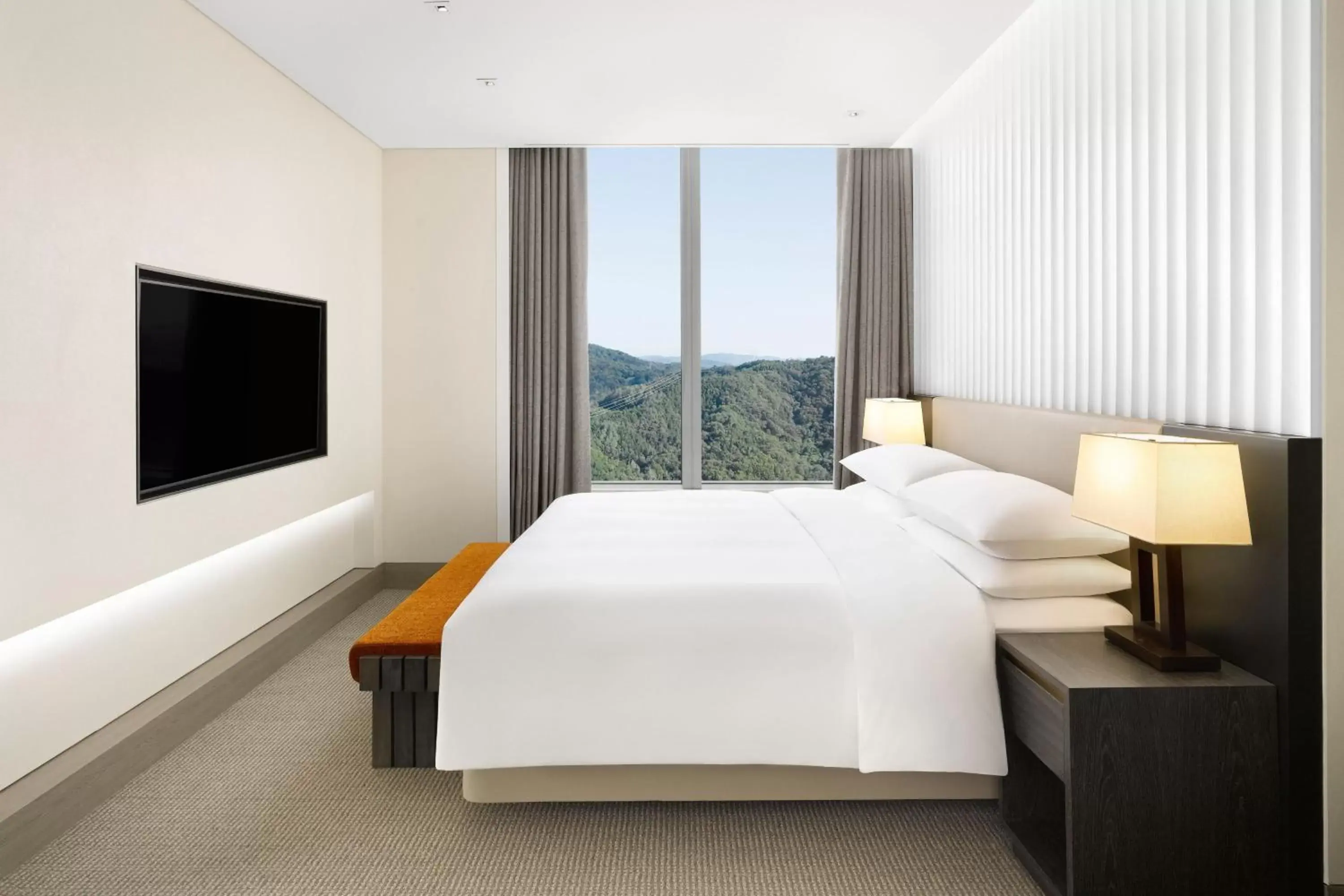 Bedroom, Bed in Hotel Onoma, Daejeon, Autograph Collection