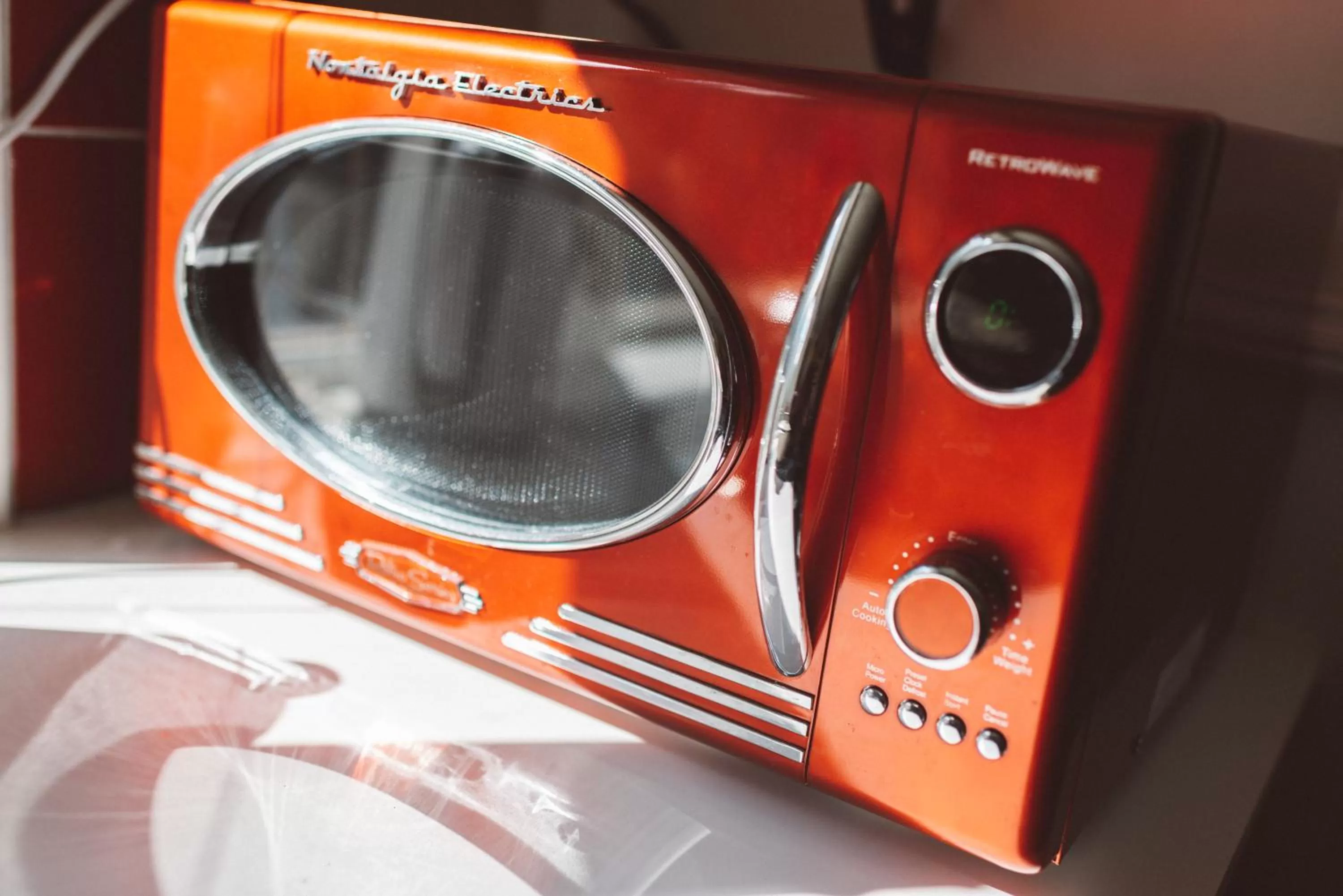 minibar, TV/Entertainment Center in Woodstock B & B Studios