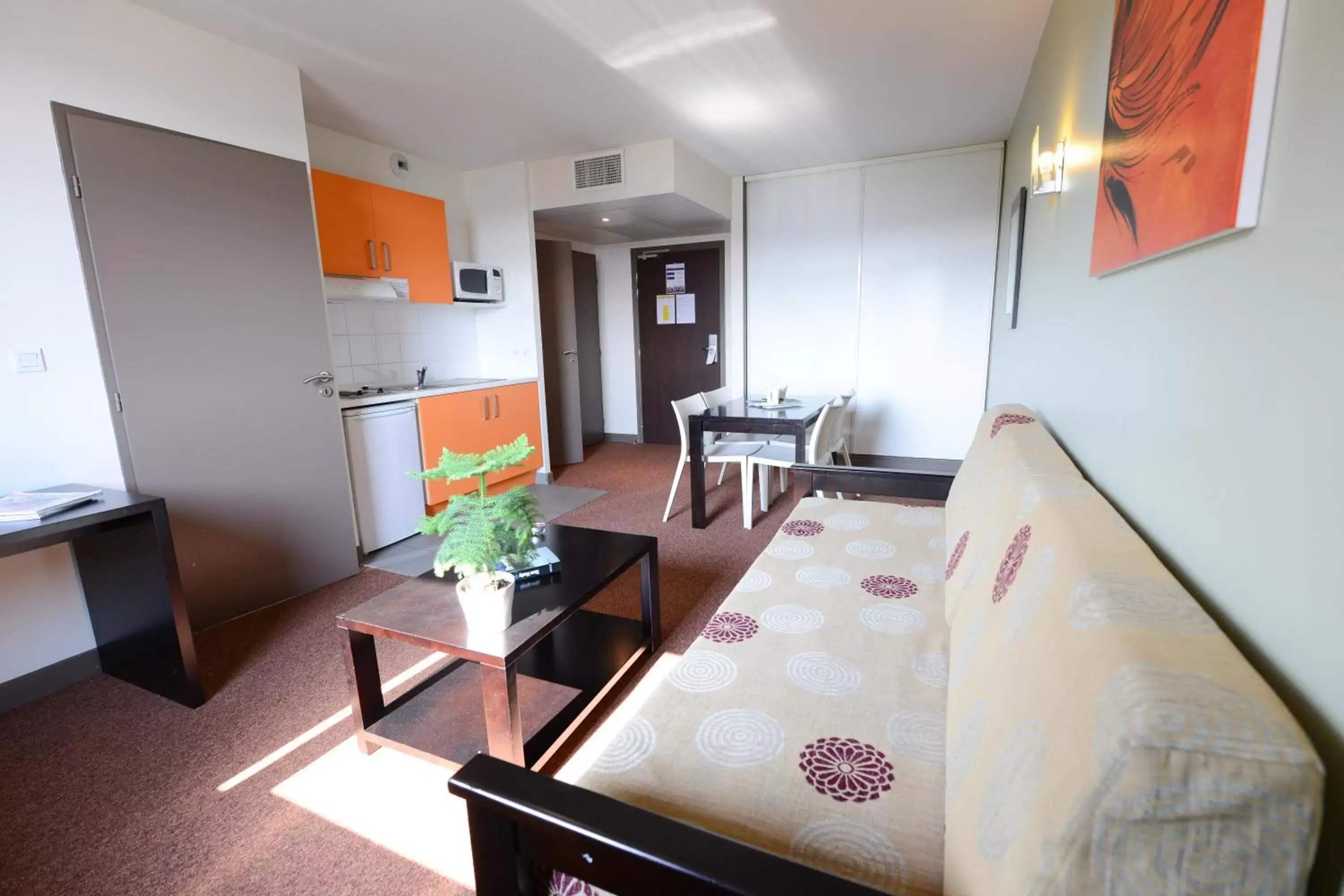 Kitchen or kitchenette, Bed in Residhotel Lyon Lamartine Kitchen or kitchenette, Bed in Residhotel Lyon Lamartine
