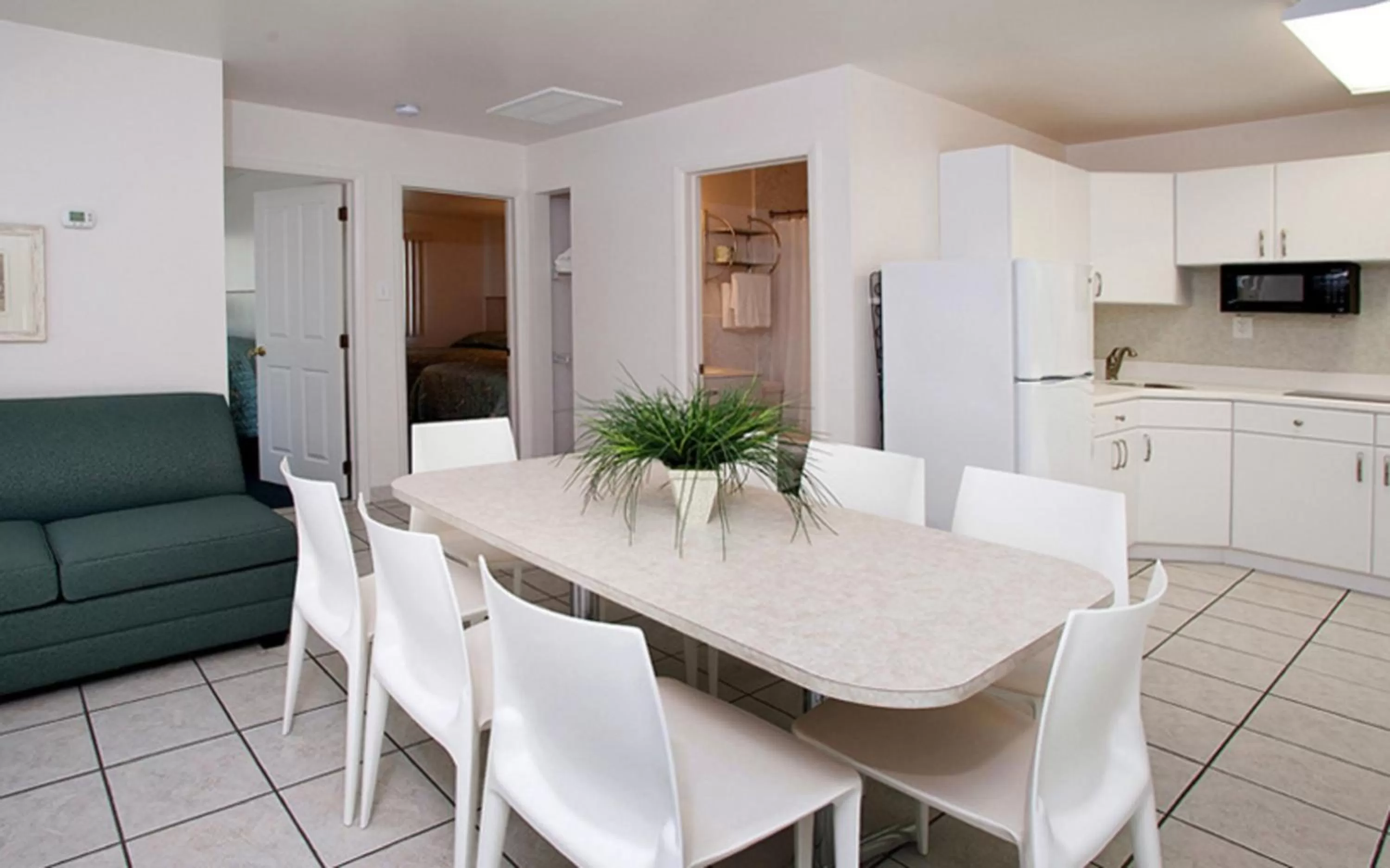 Kitchen or kitchenette in Heart of Wildwood Boardwalk Motel