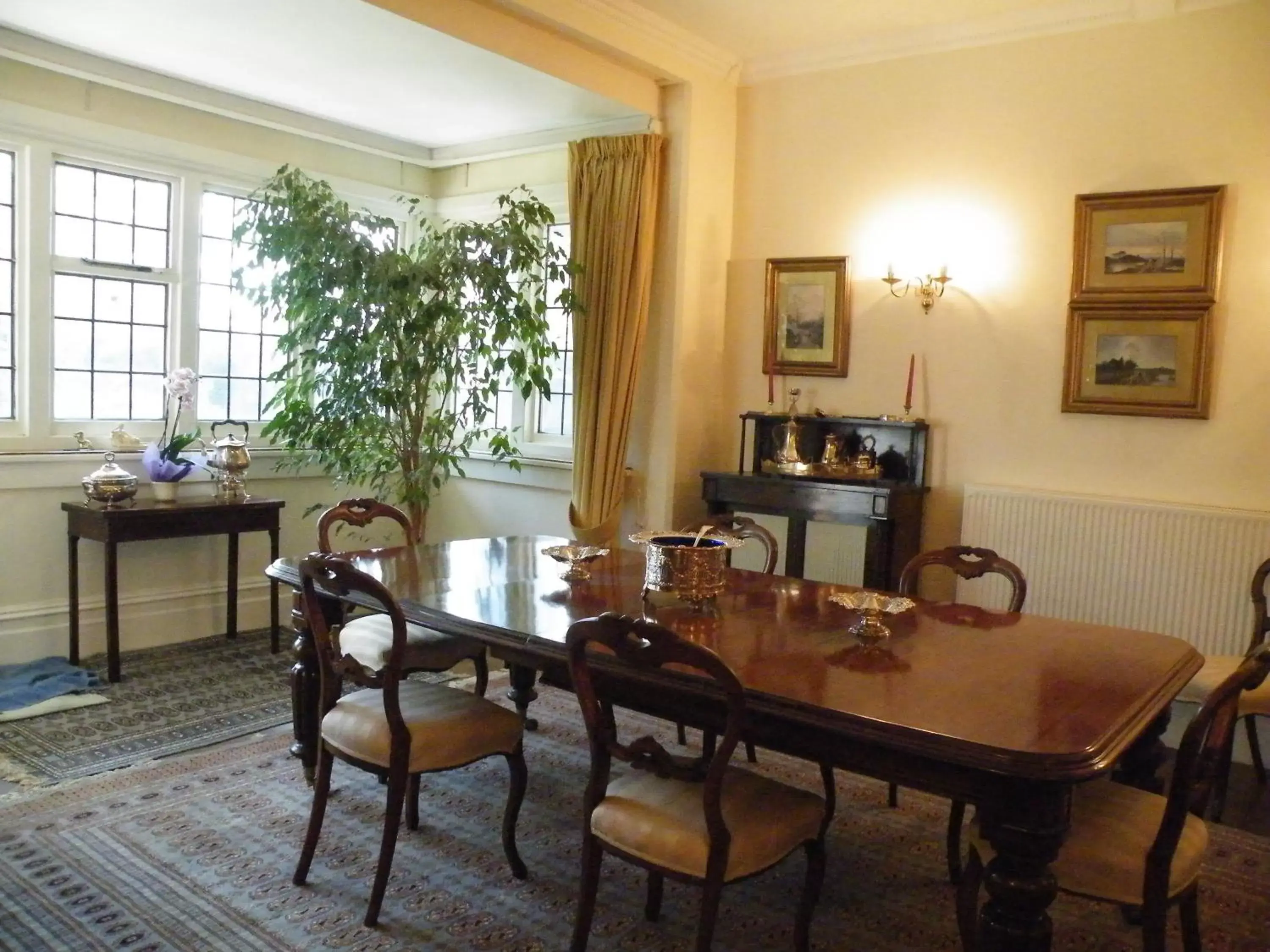 Food and drinks, Dining Area in Broadlands Gate