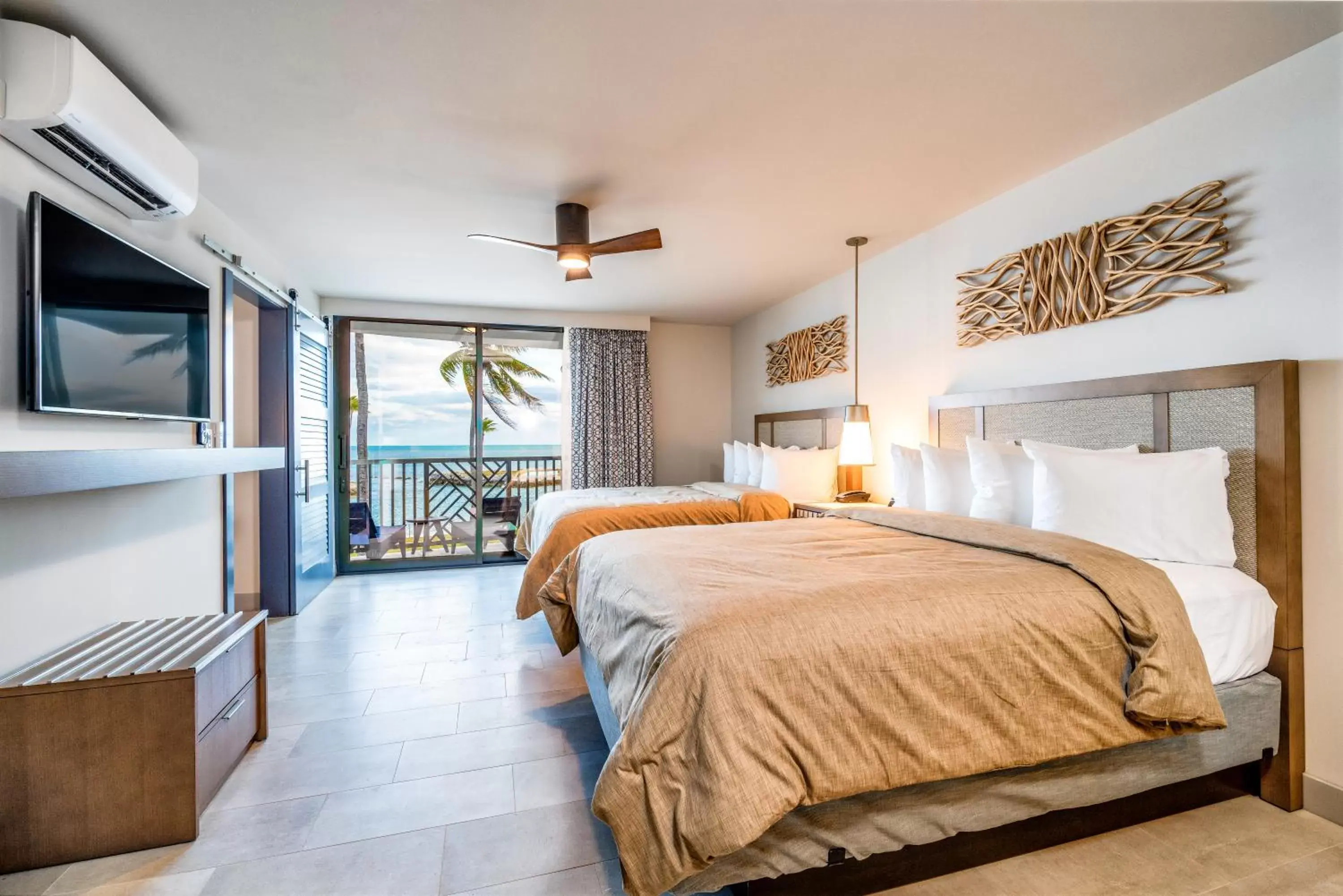 Bedroom, Bed in Chesapeake Beach Resort Bedroom, Bed in Chesapeake Beach Resort