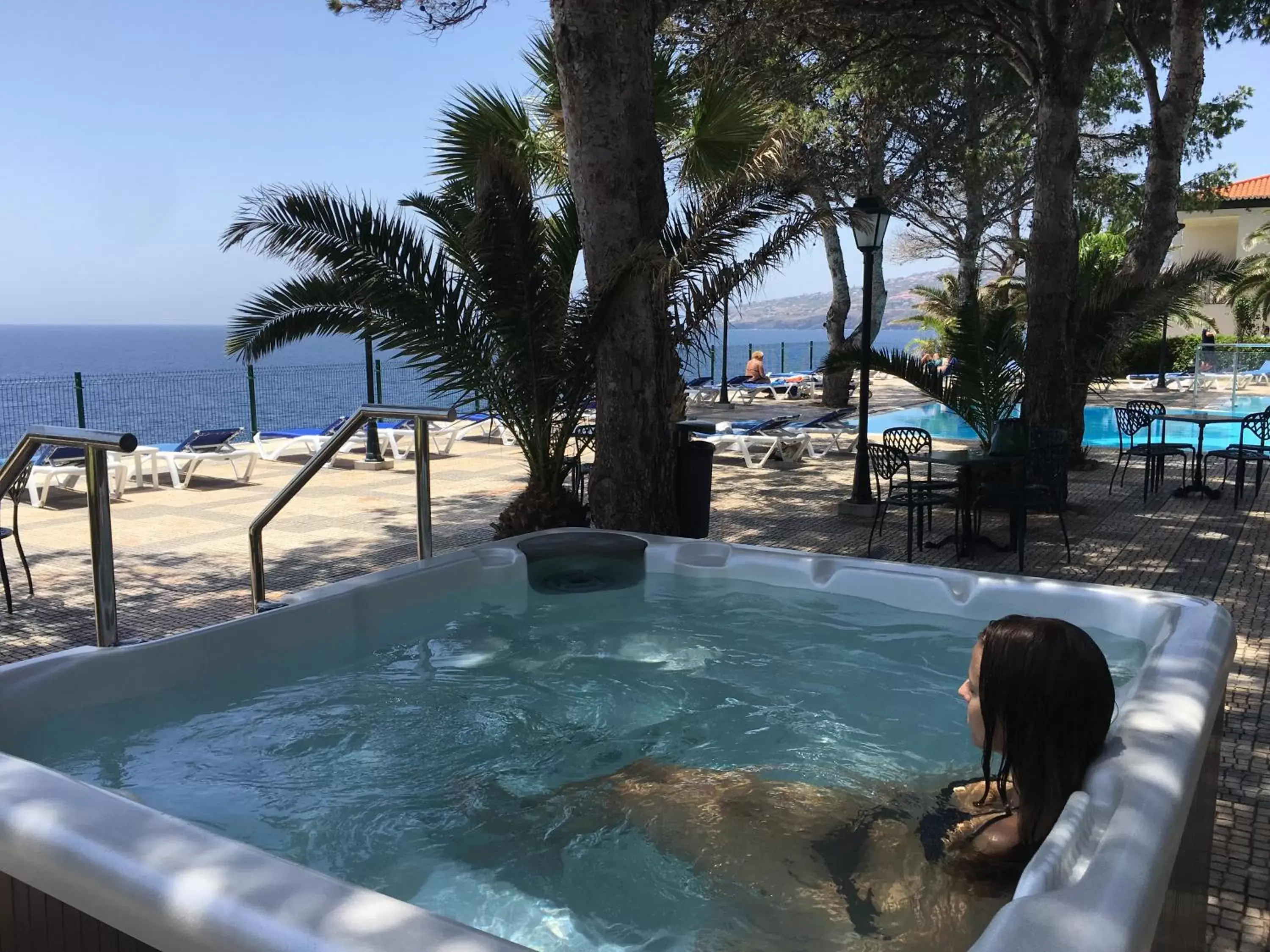 Hot Tub, Swimming Pool in Albatroz Beach & Yacht Club