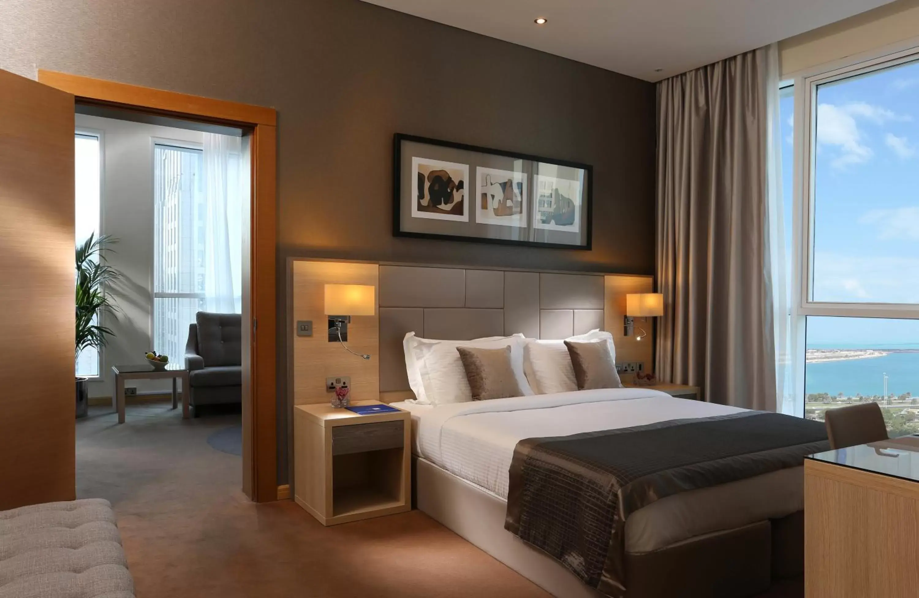 Bedroom, Bed in TRYP by Wyndham Abu Dhabi City Center