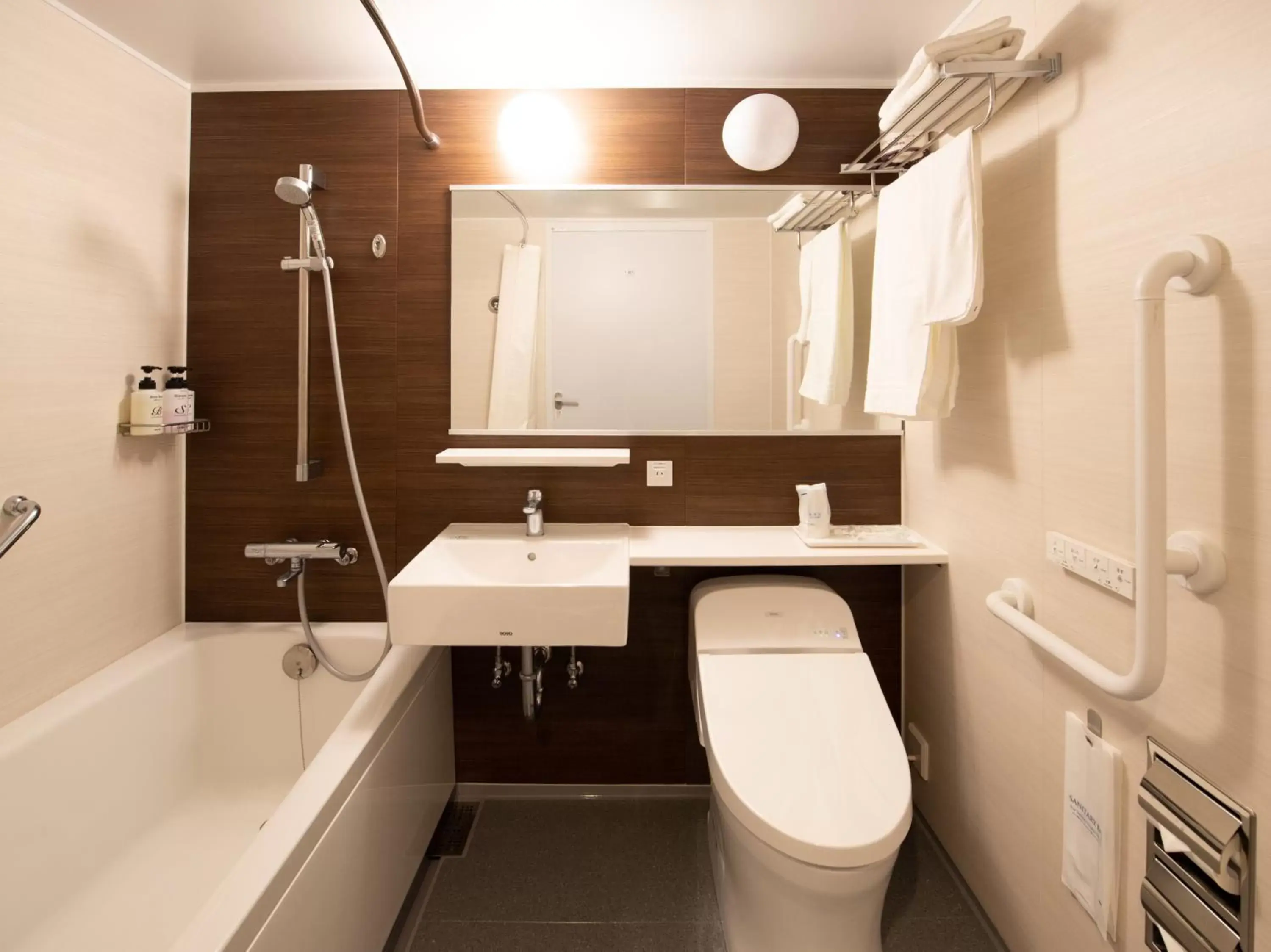 Shower, Bathroom in Hotel Iidaya