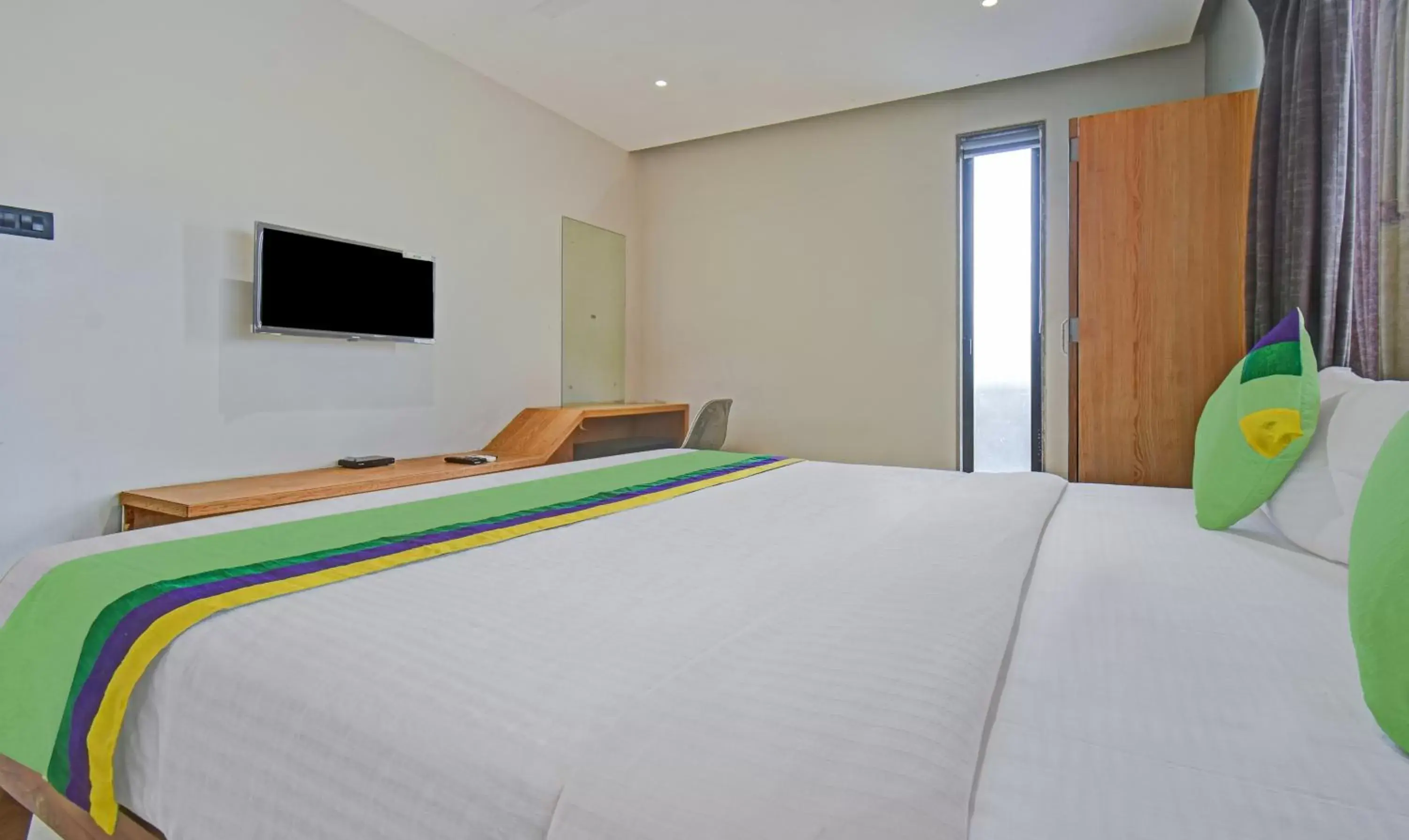 Bedroom, Bed in Treebo Aroma Executive Bedroom, Bed in Treebo Aroma Executive