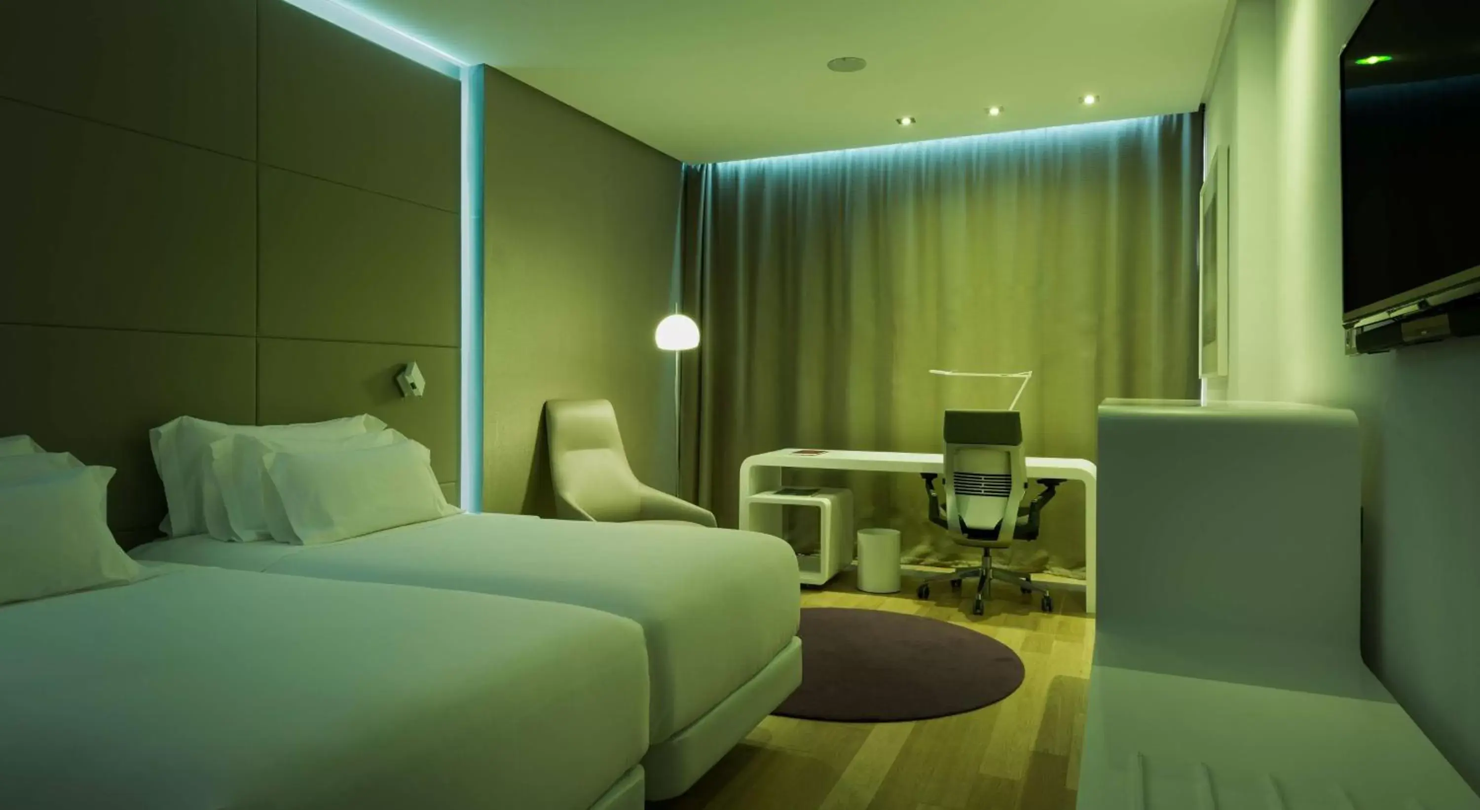 Bedroom in NH Collection Madrid Eurobuilding