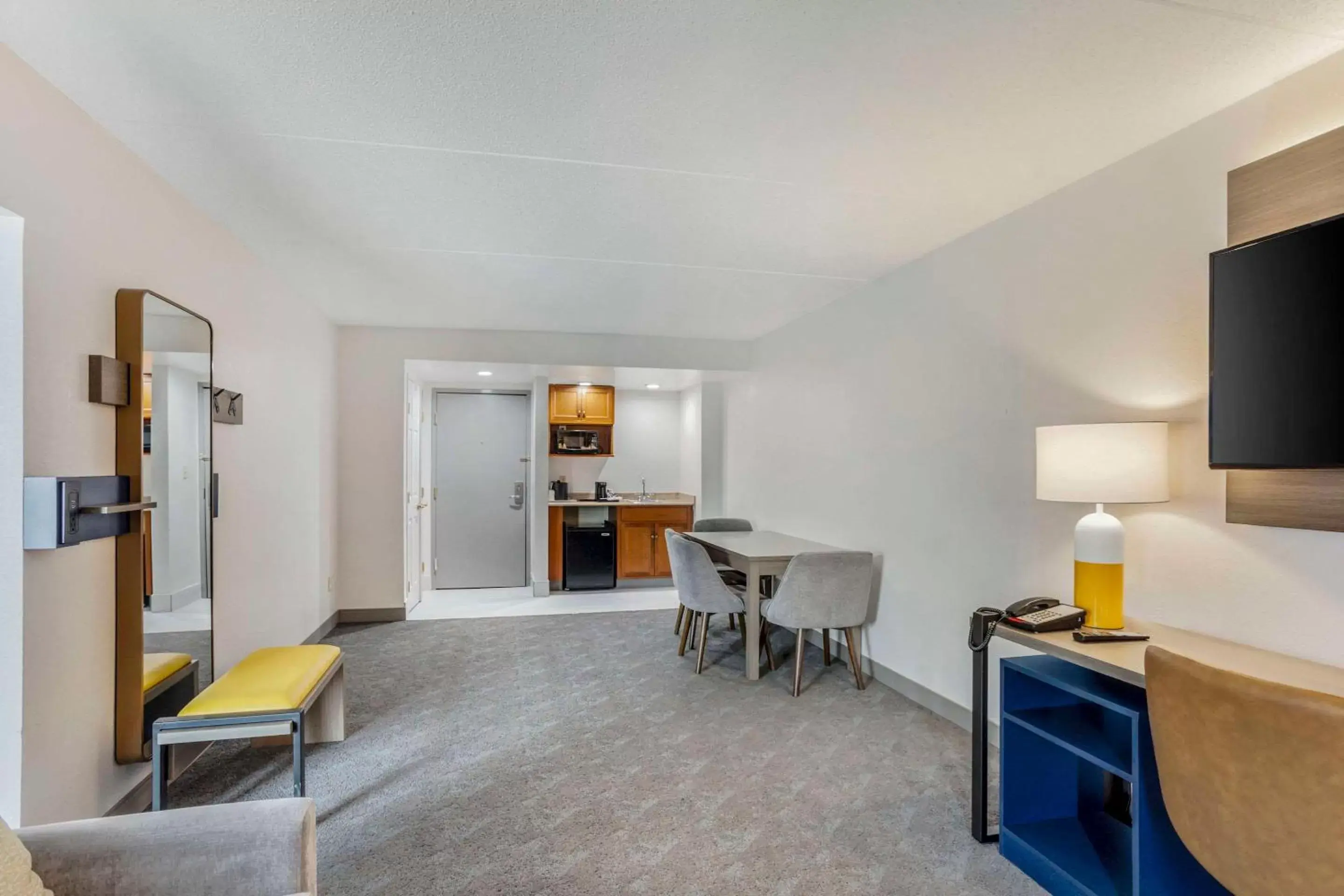 Bedroom, Seating Area in Comfort Inn & Suites Voorhees - Mt Laurel