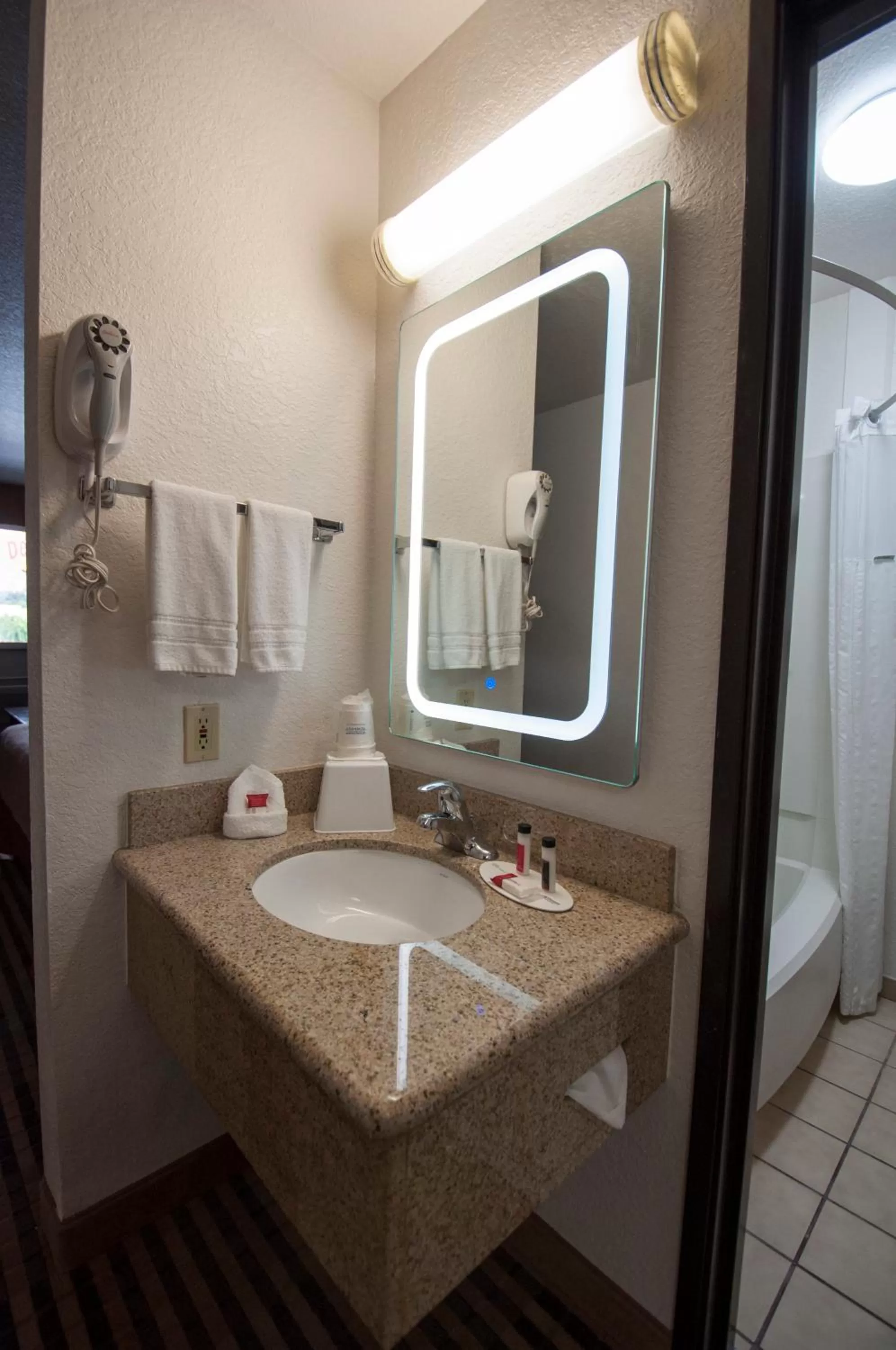 Bathroom in Quality Inn Wenatchee-Leavenworth