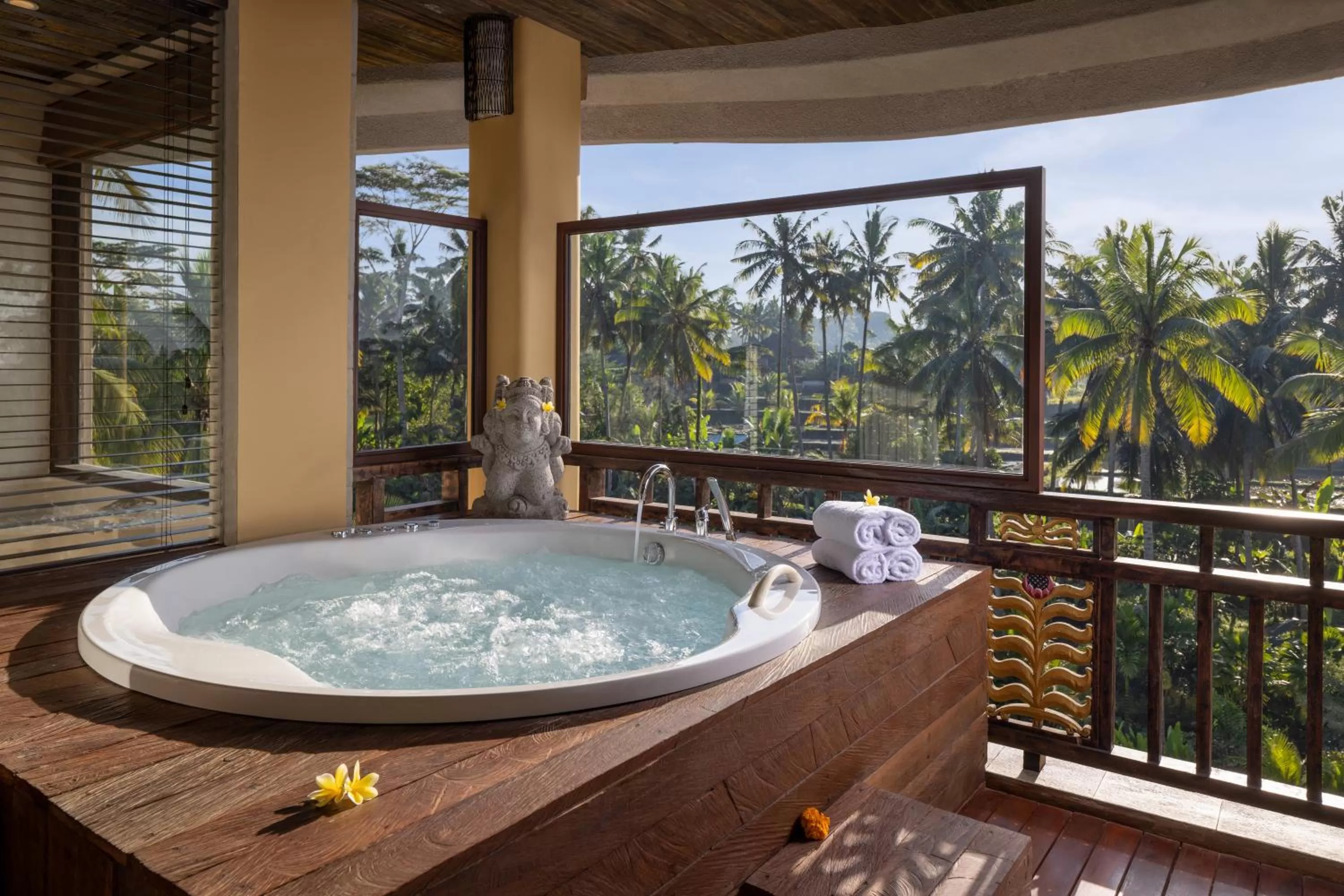 Hot Tub in Kuwarasan A Pramana Experience