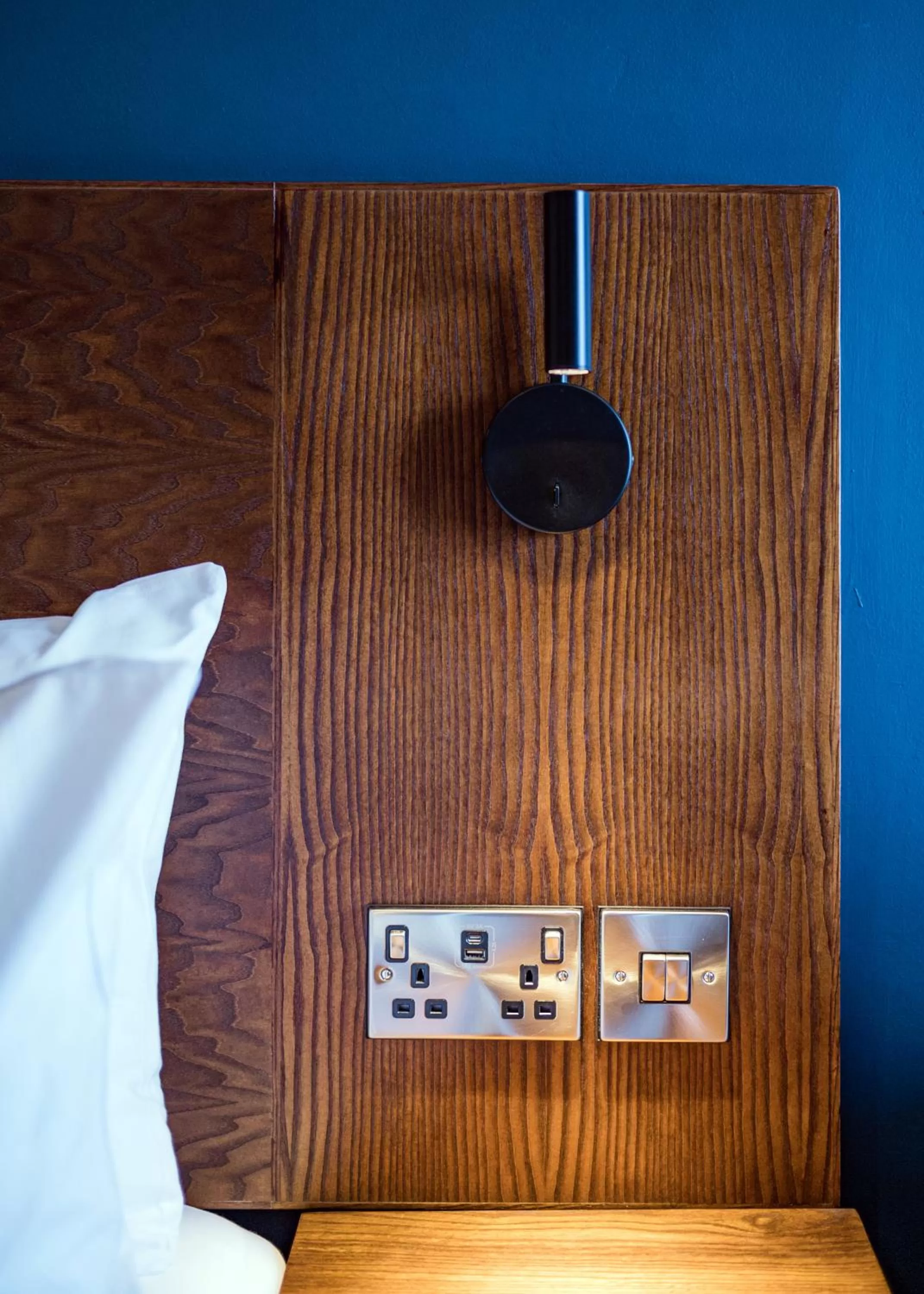 Bed in Toby Carvery Edinburgh West by Innkeeper's Collection