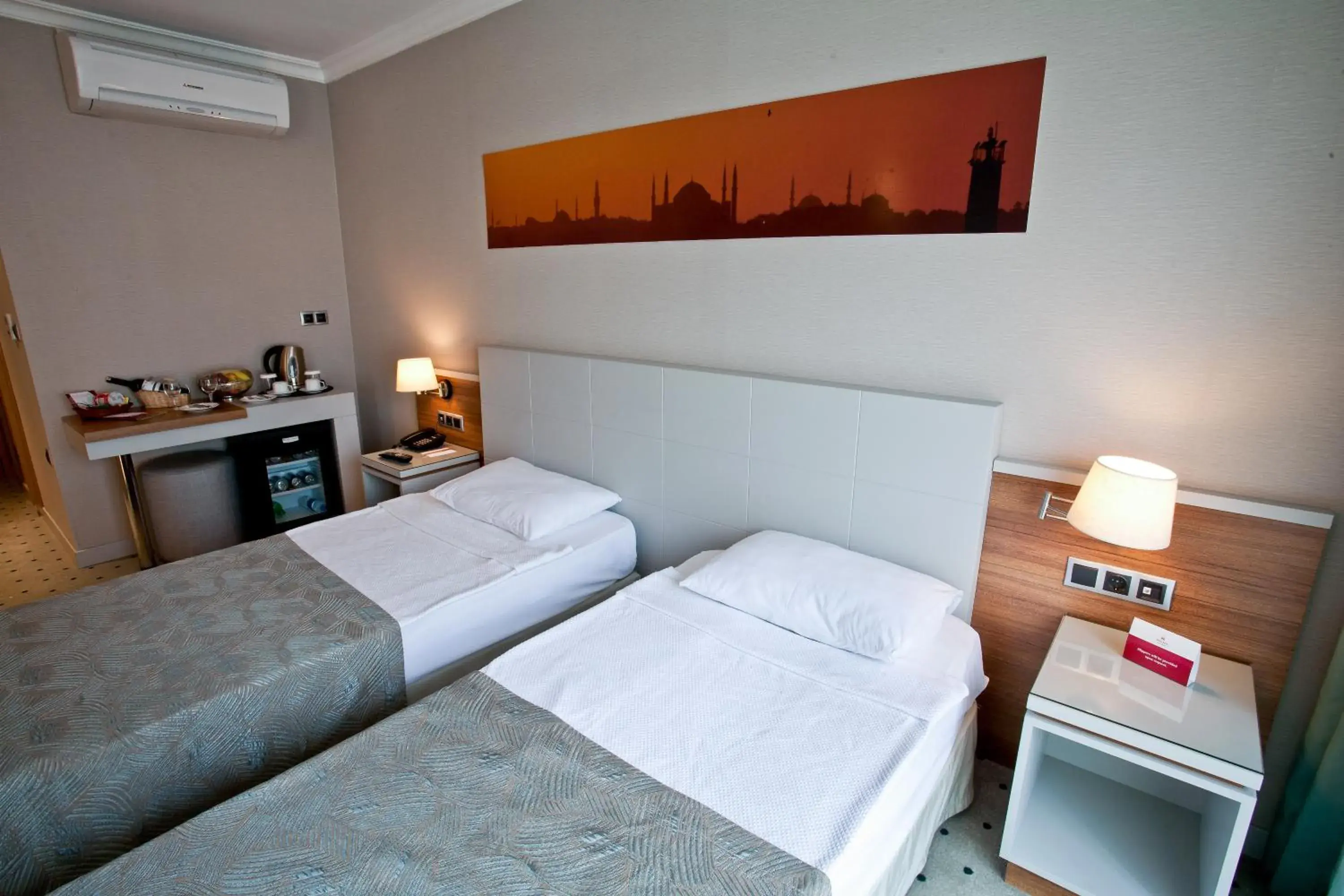 Photo of the whole room, Bed in Klas Hotel