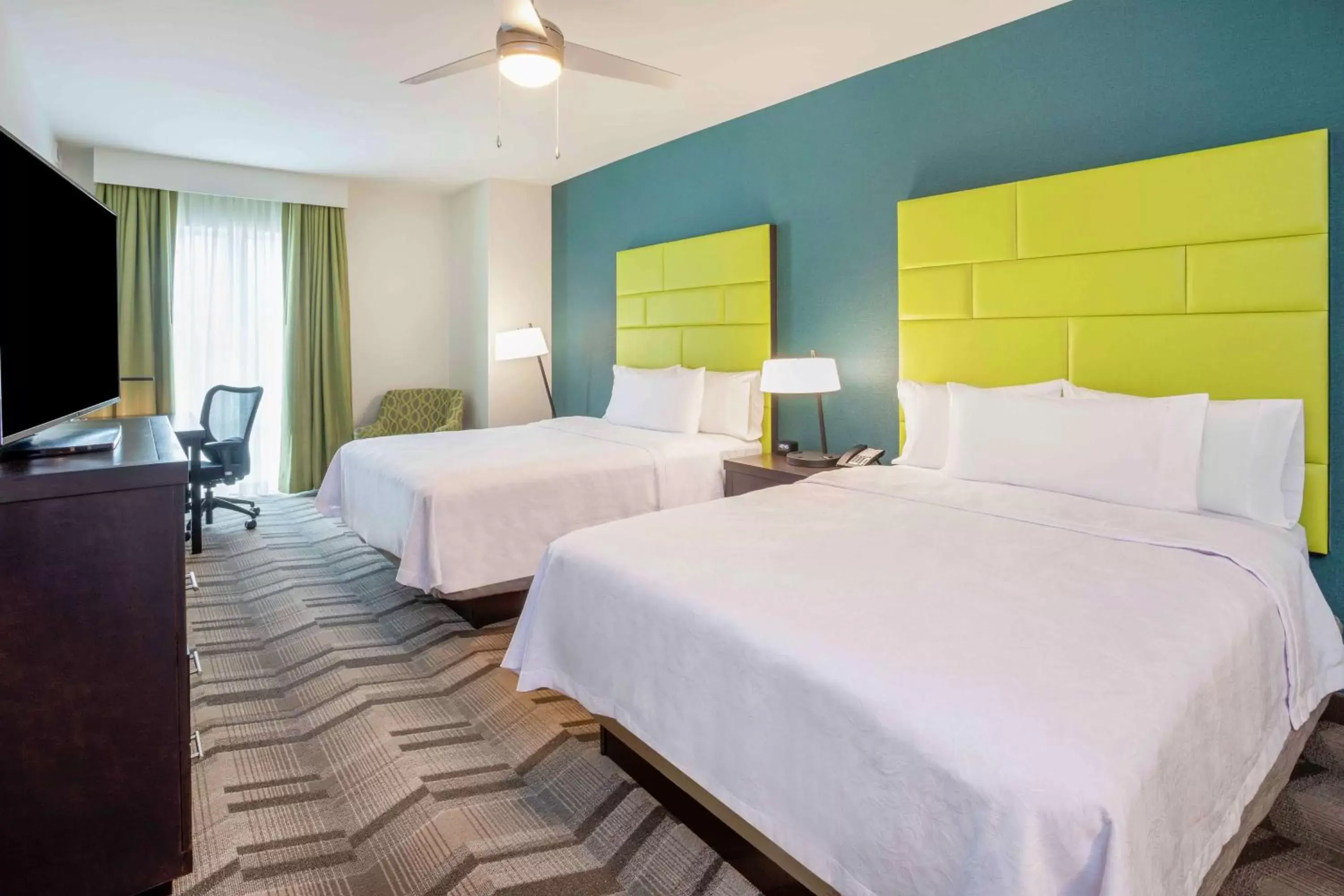 Bedroom, Bed in Homewood Suites By Hilton Edina Minneapolis