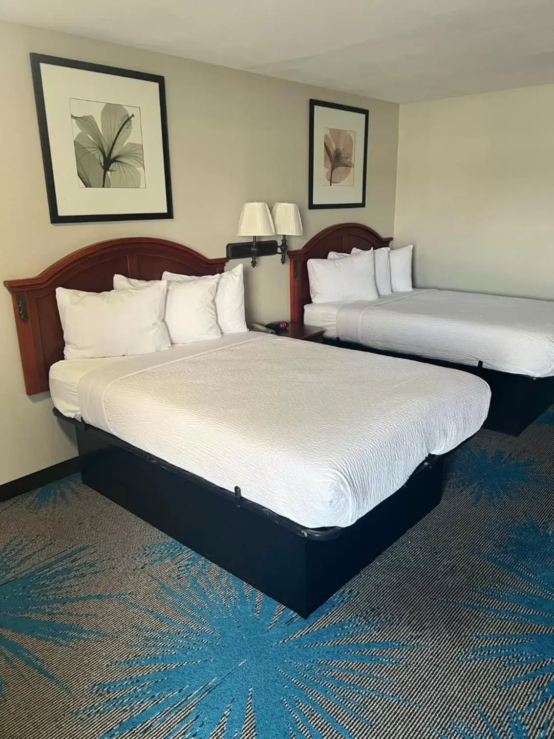 Bed in Days Inn by Wyndham Temple