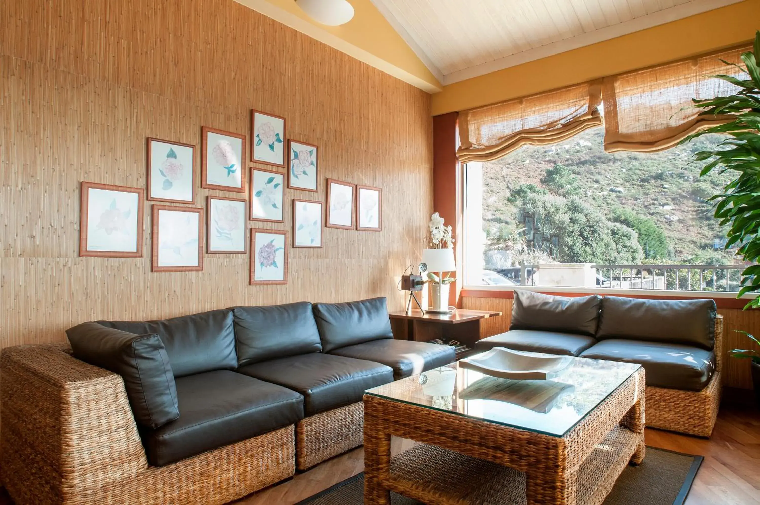 Lounge or bar in Talaso Atlántico Lounge or bar in Talaso Atlántico