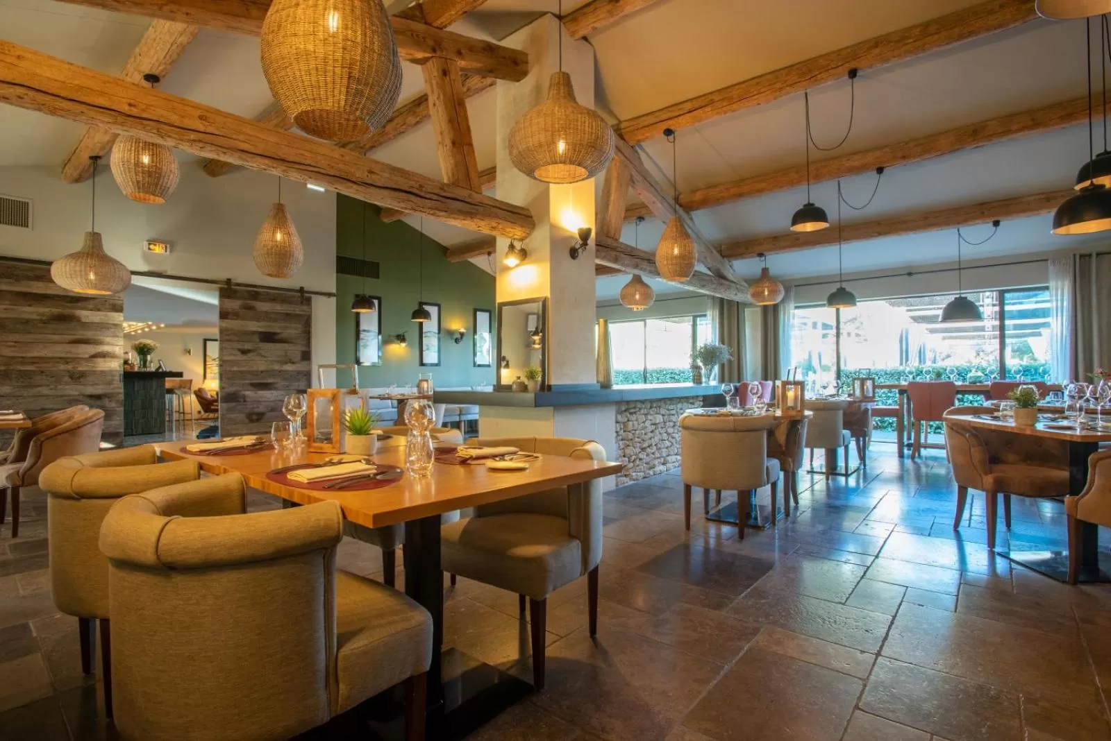 Restaurant/places to eat in Domaine la Pierre Blanche