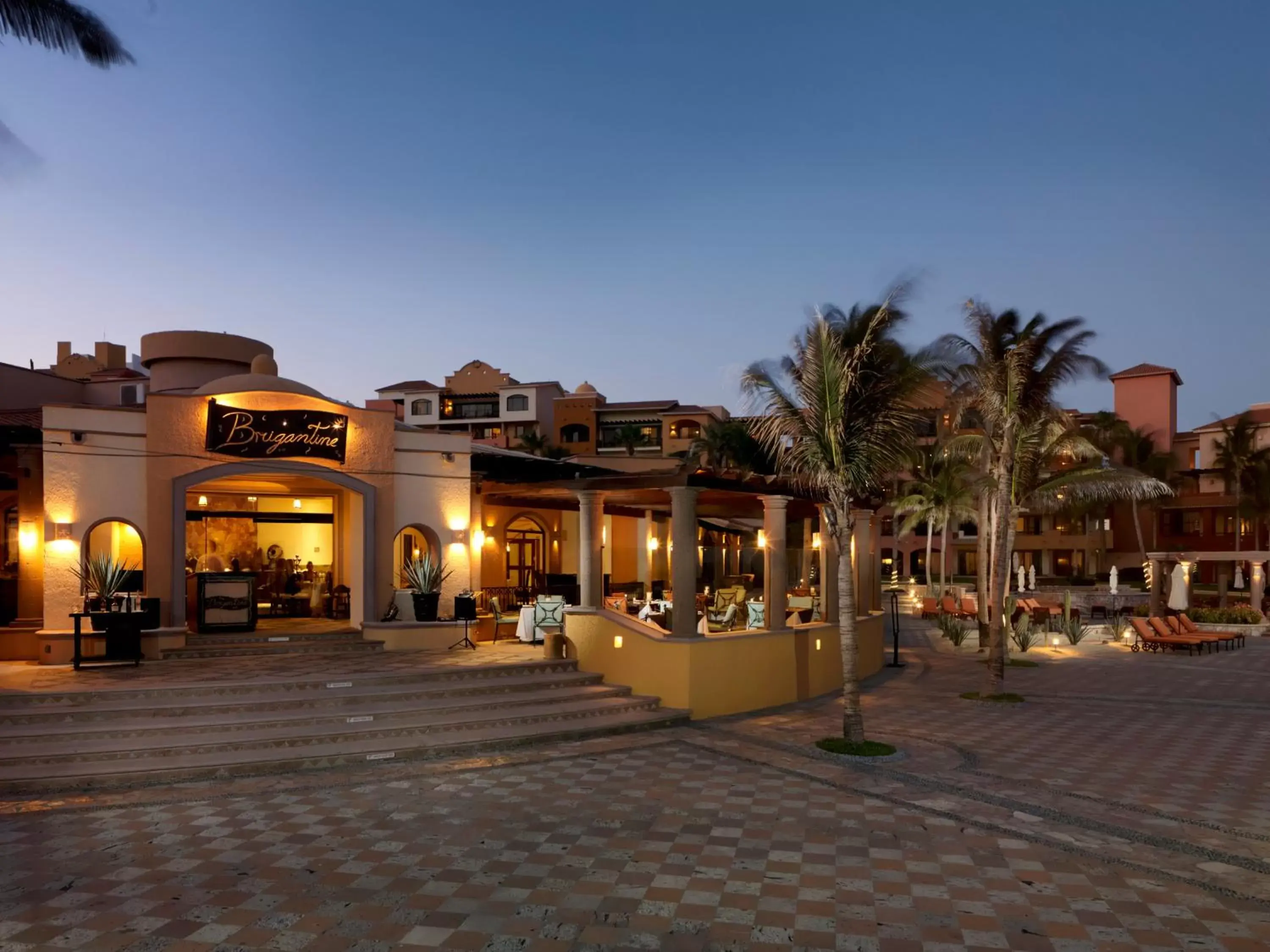 Restaurant/places to eat, Property Building in Playa Grande Resort