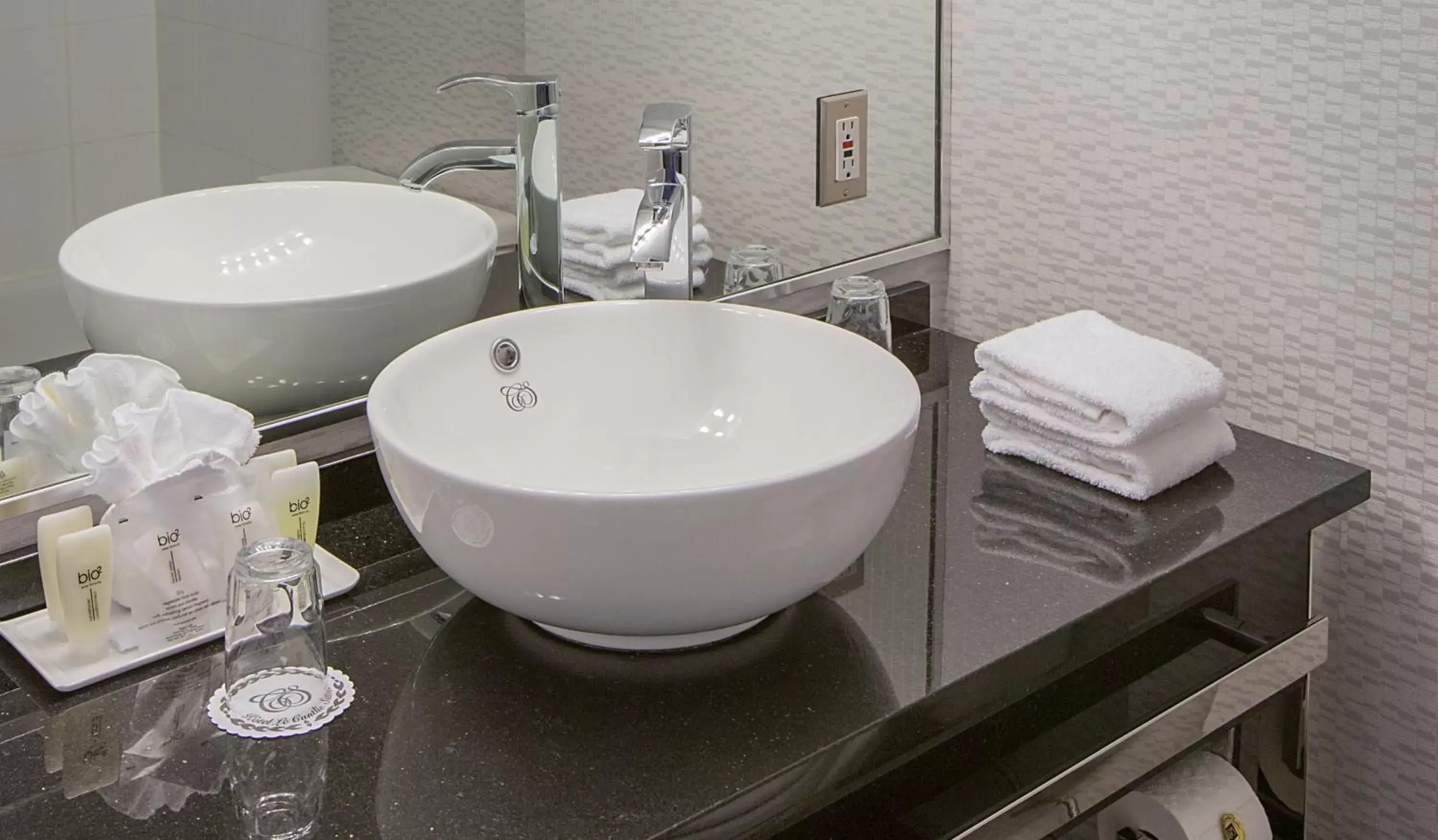 Bathroom in Hôtel Le Cantlie Suites