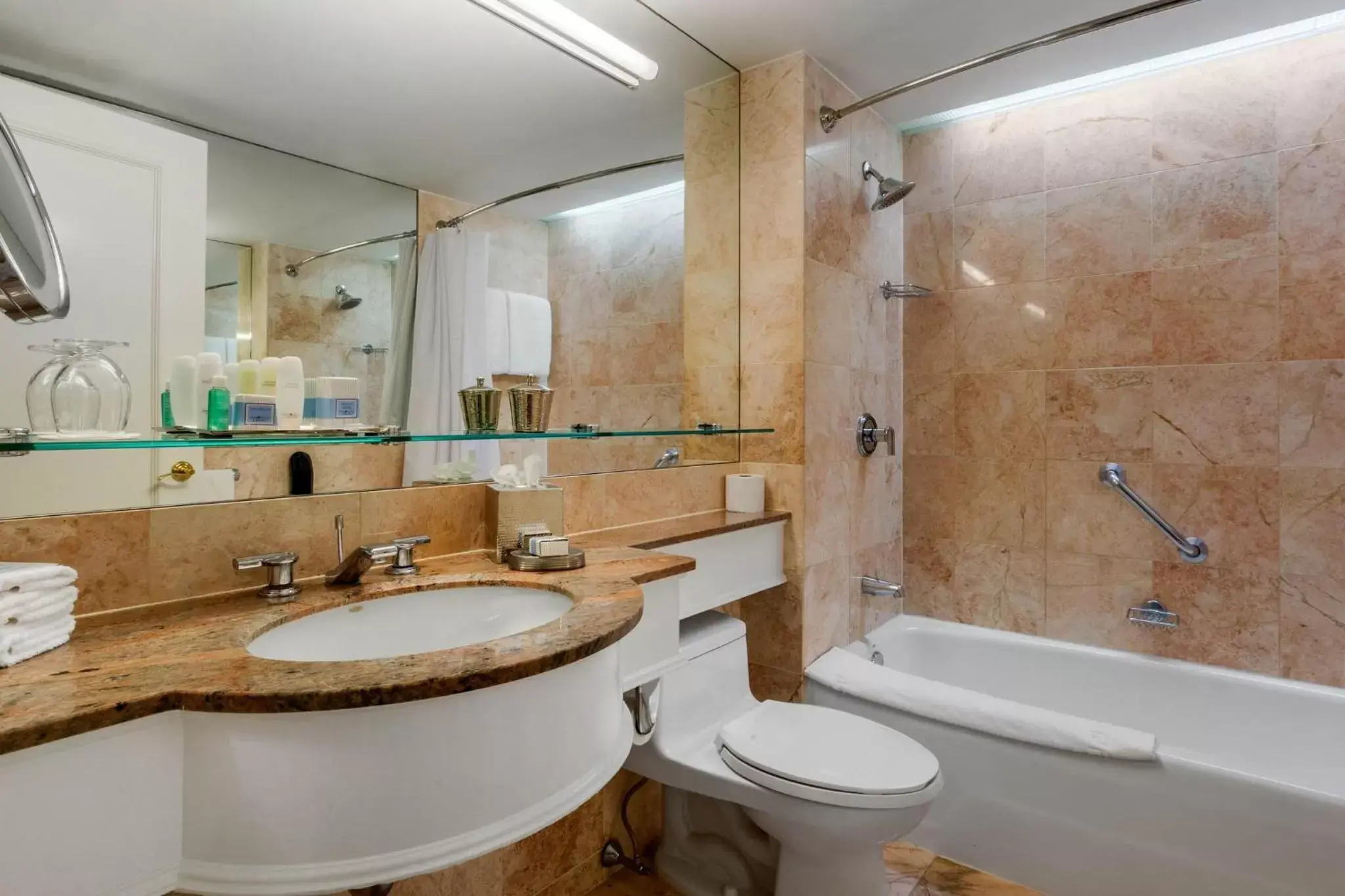 Photo of the whole room, Bathroom in Omni Berkshire Place