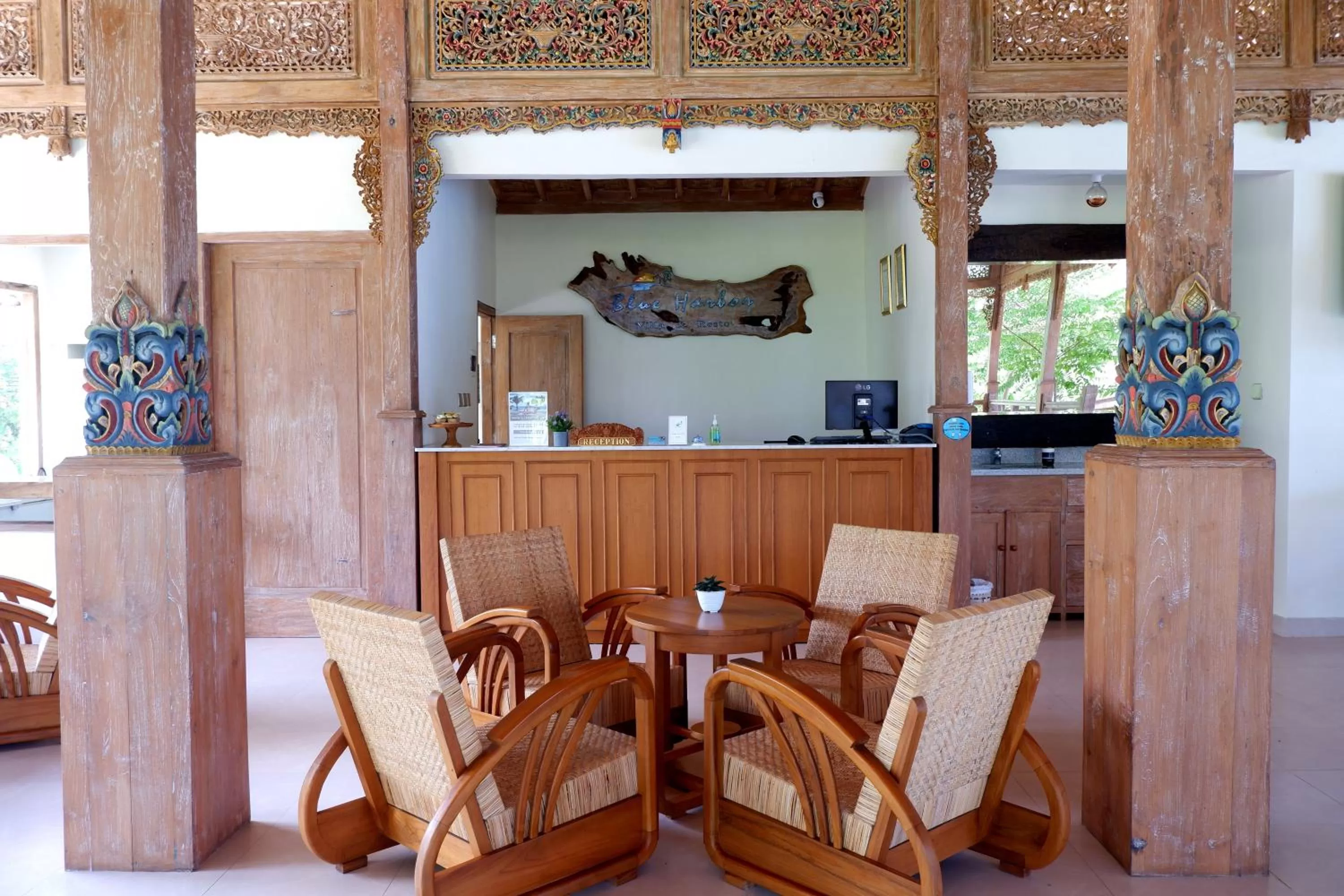 Lobby or reception in Blue Harbor Beachfront Villas & Resto