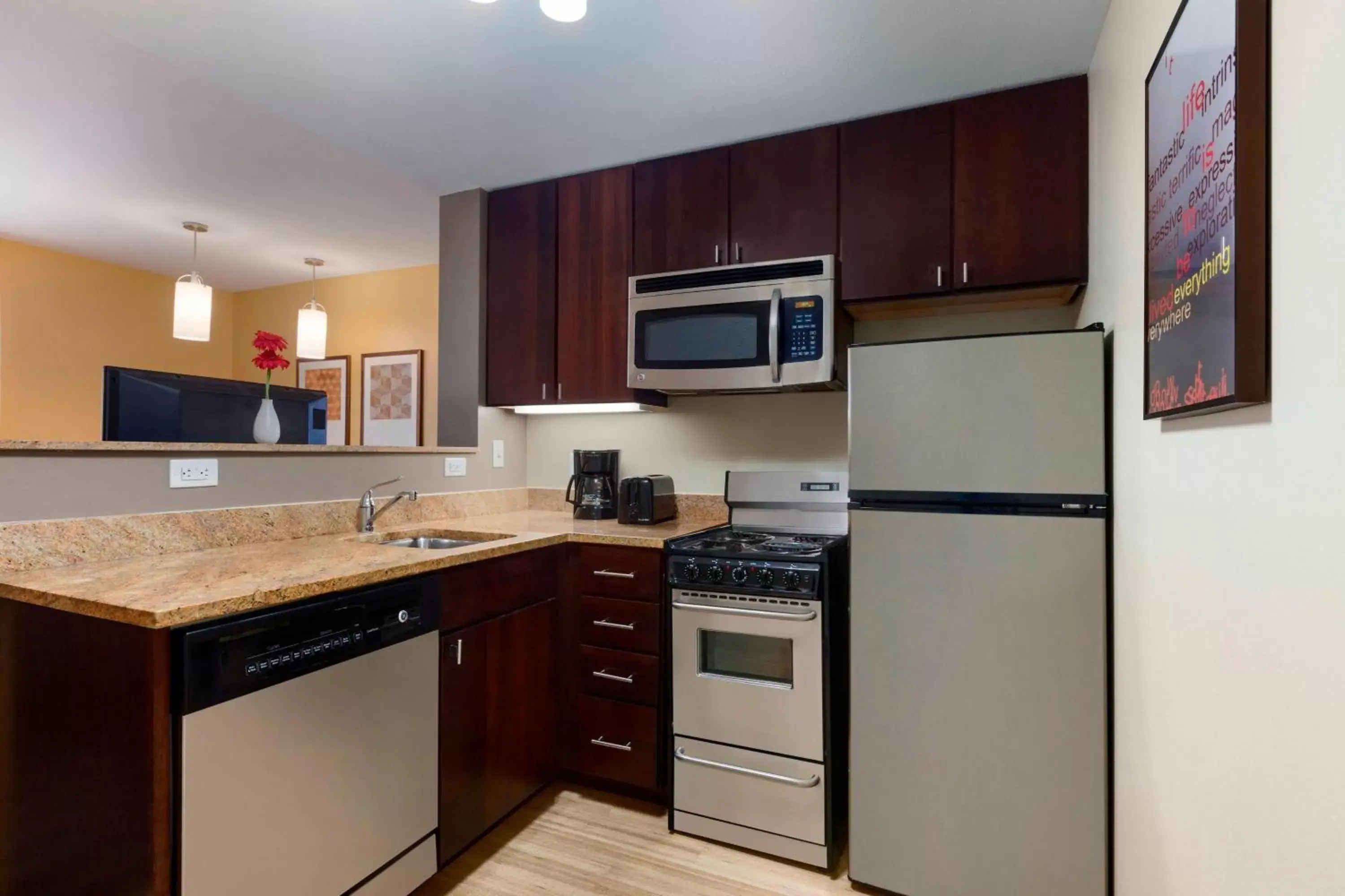Bedroom, Kitchen/Kitchenette in TownePlace Suites Joliet South