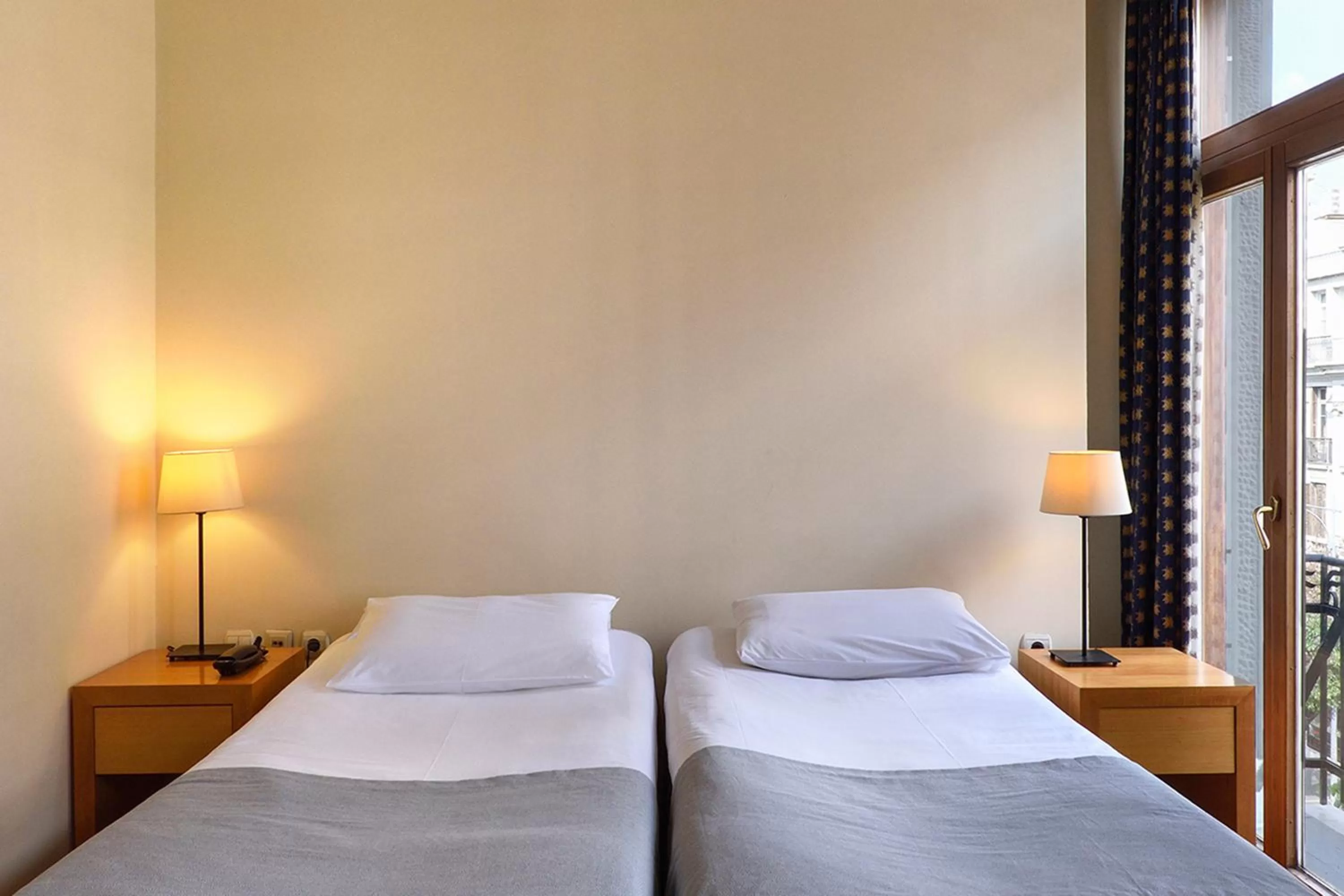 Bed in Le Palace Hotel