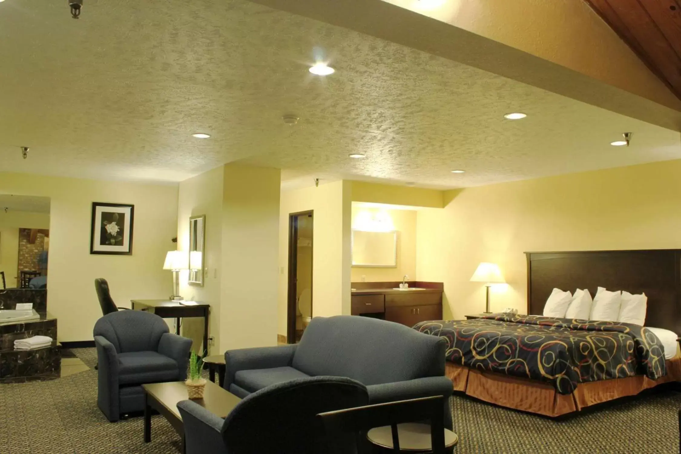 Living room, Seating Area in Best Western Richland Inn Mansfield