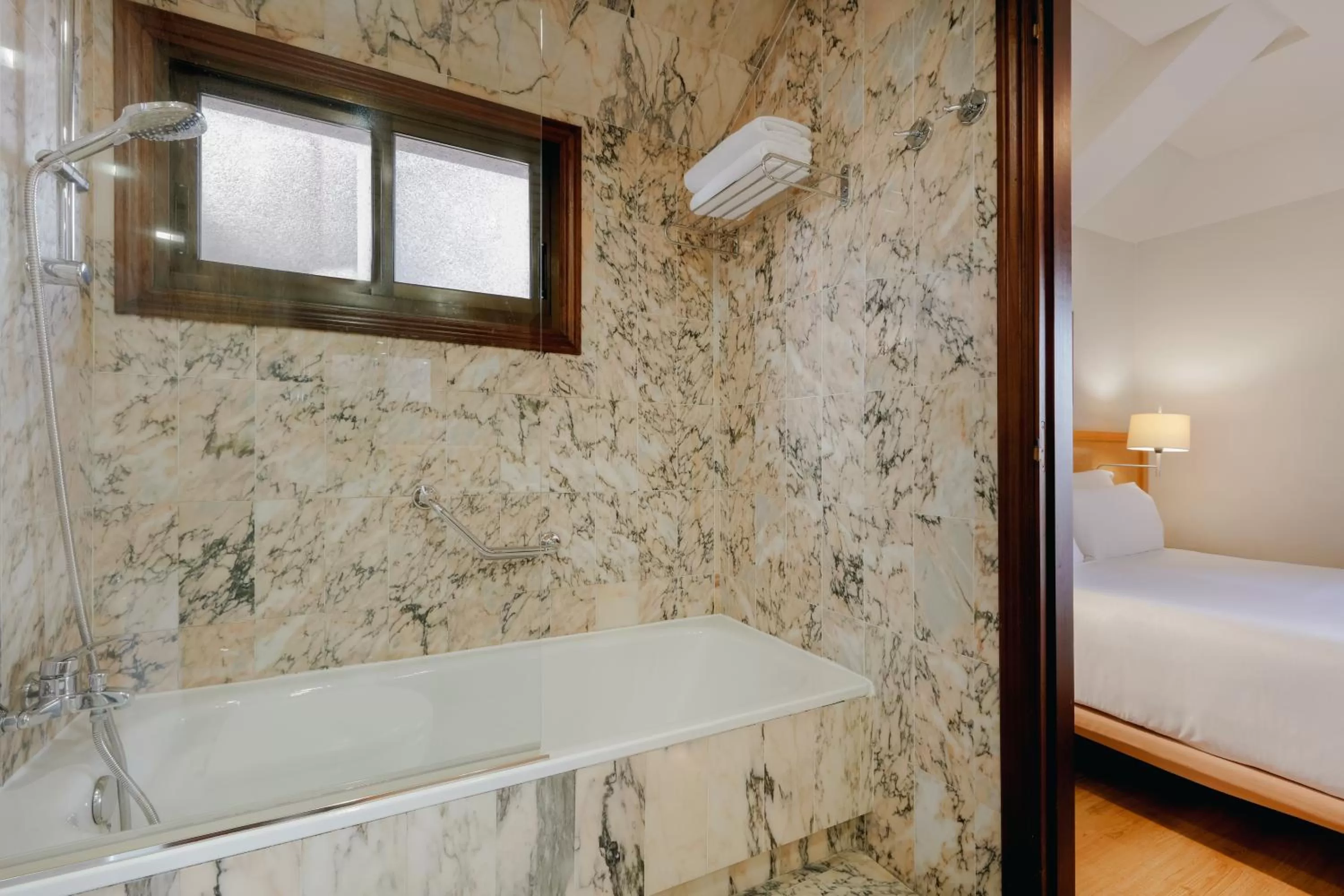 Bathroom, Bed in Hesperia Vigo