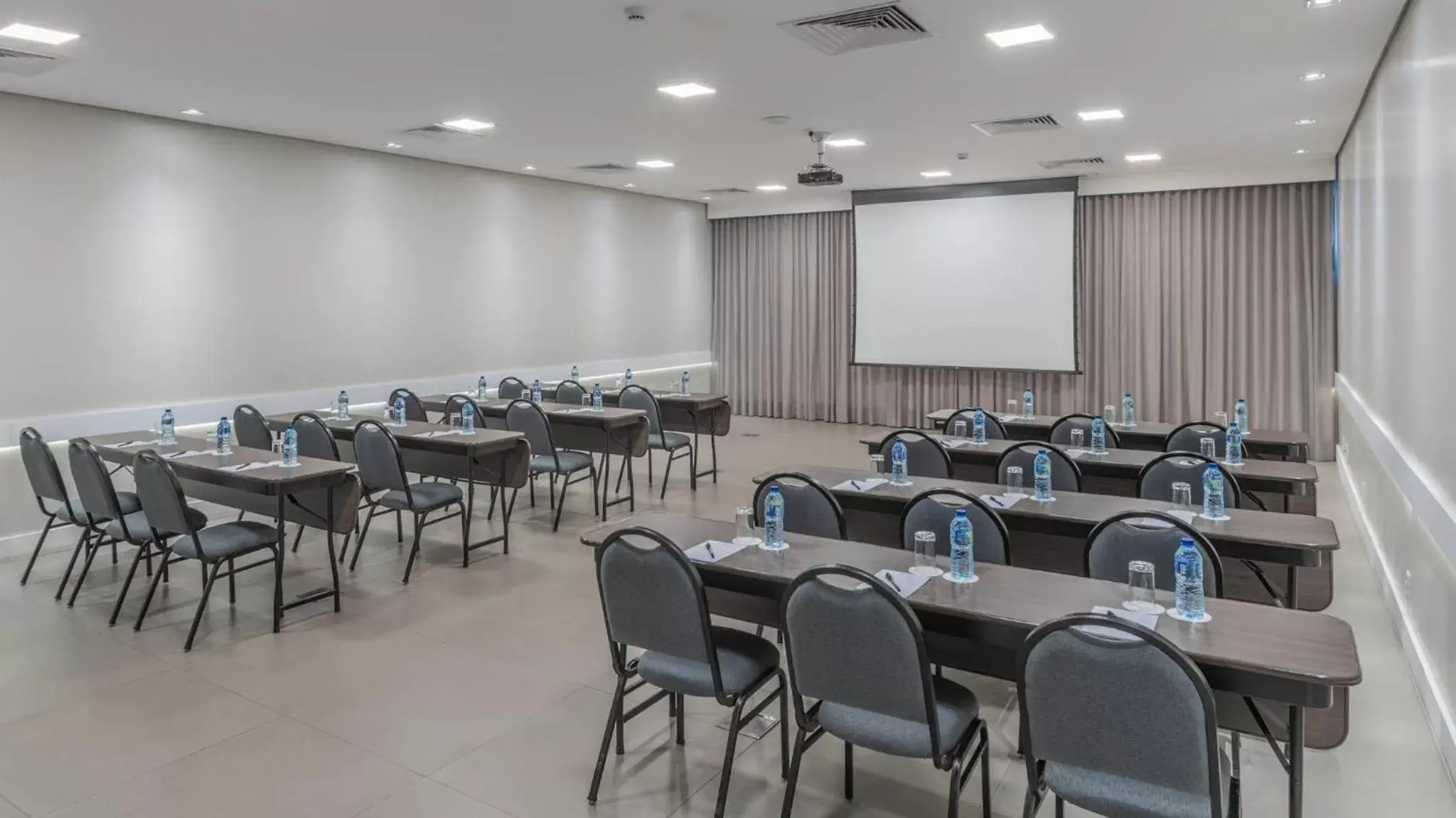 Meeting/conference room in Hotel Deville Prime Cuiabá