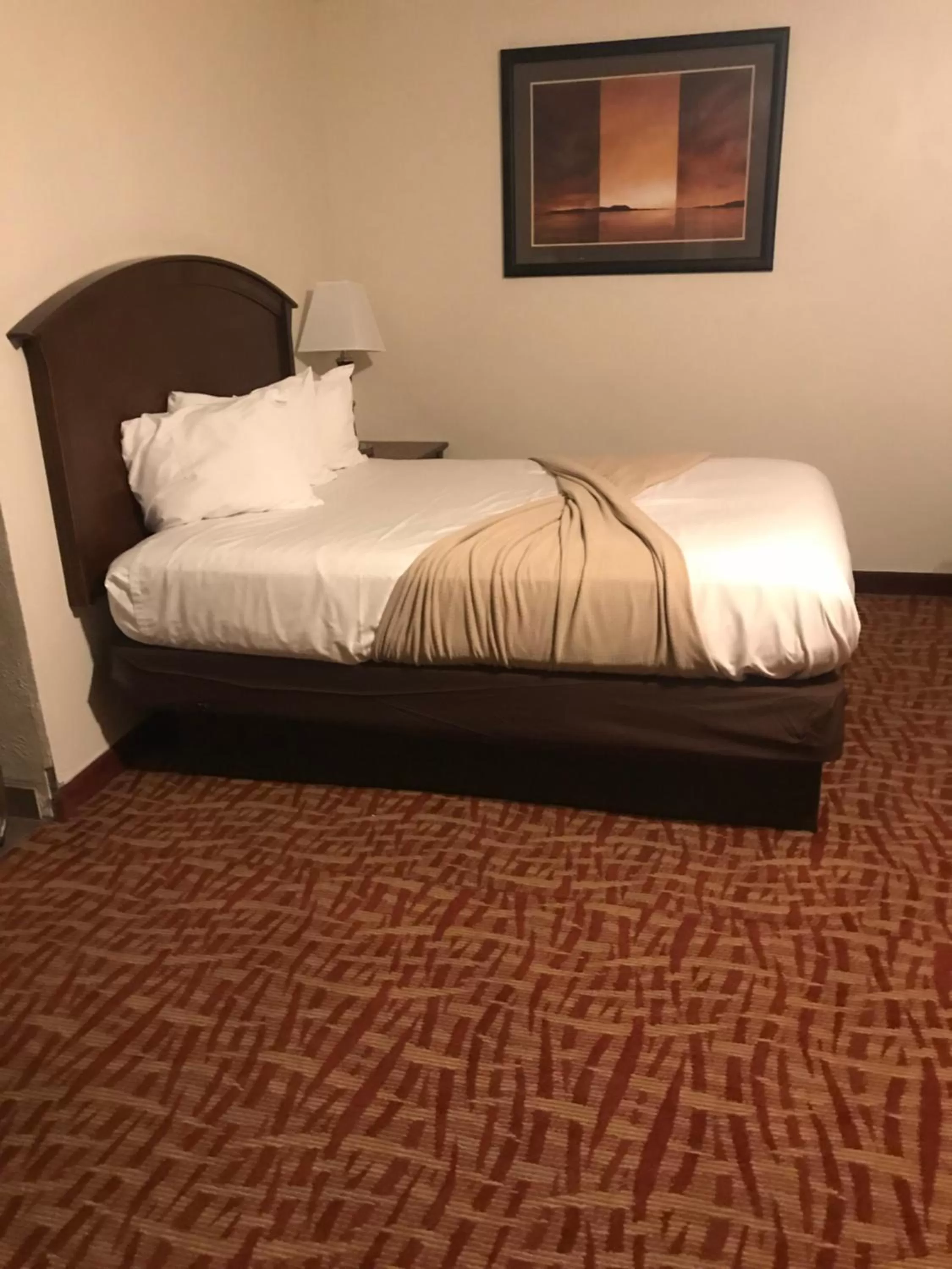 Bed in Inca Inn Moab