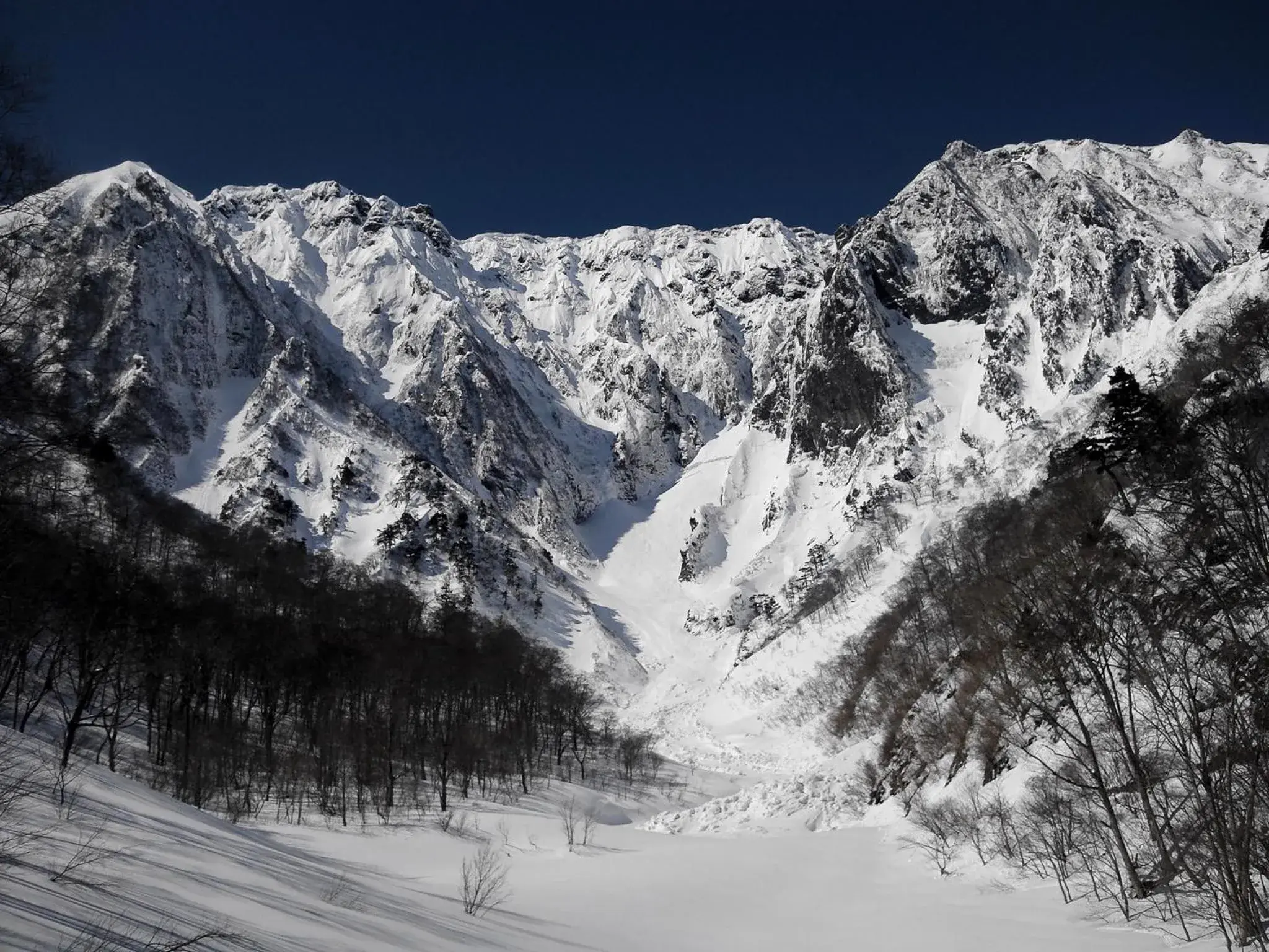 Nearby landmark, Winter in Tenjin Lodge