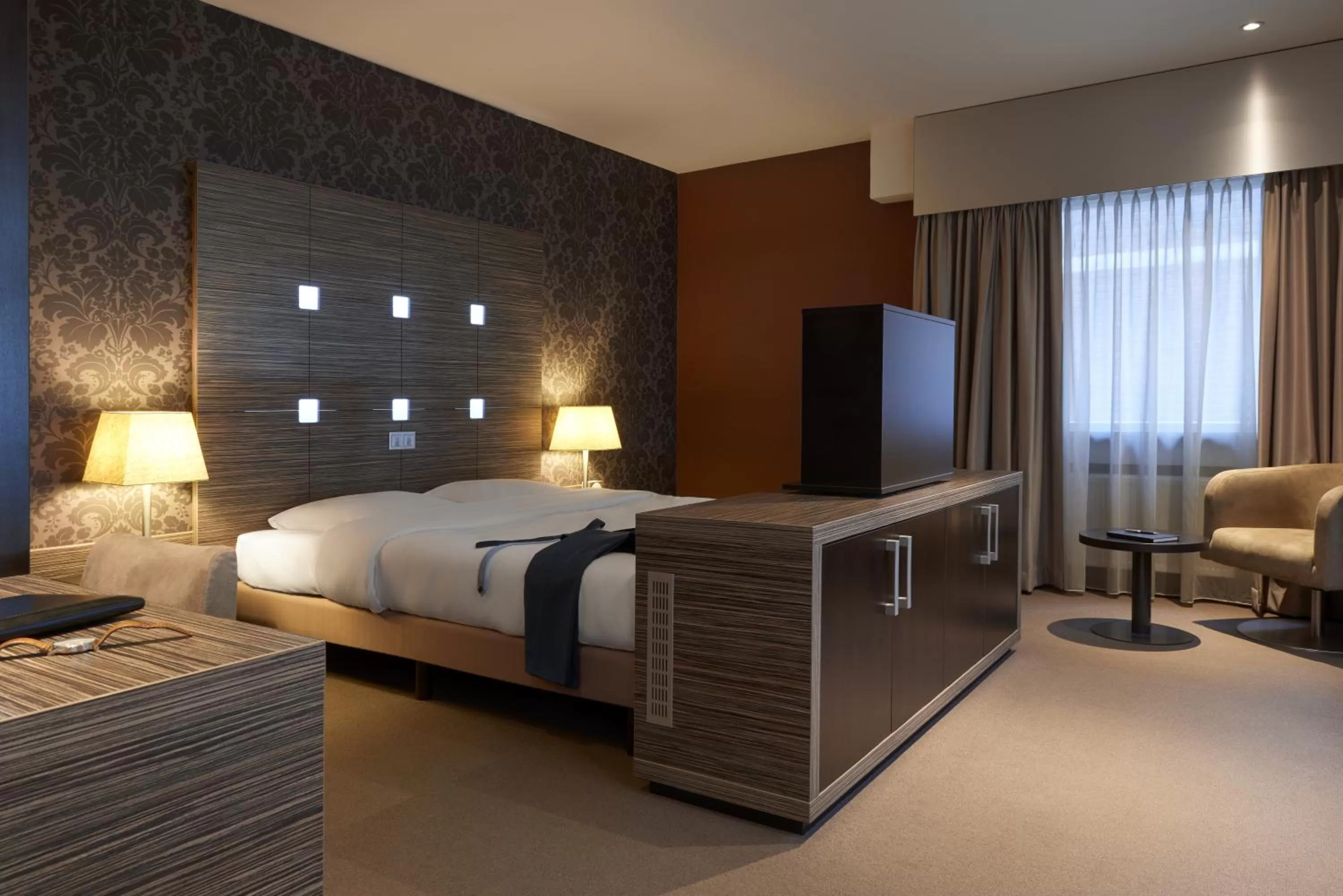 Photo of the whole room, Bed in Mercure Hotel Tilburg Centrum