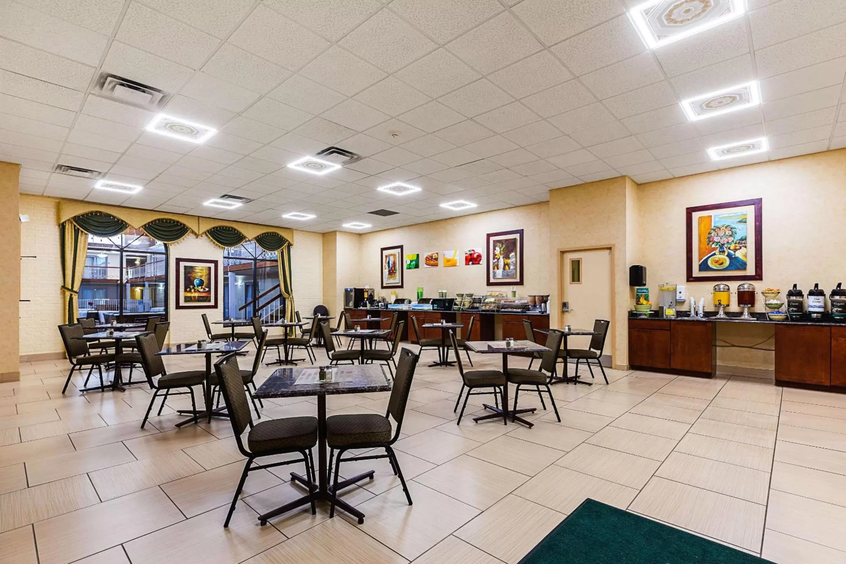 Restaurant/Places to Eat in Quality Inn & Suites Coldwater near I-69