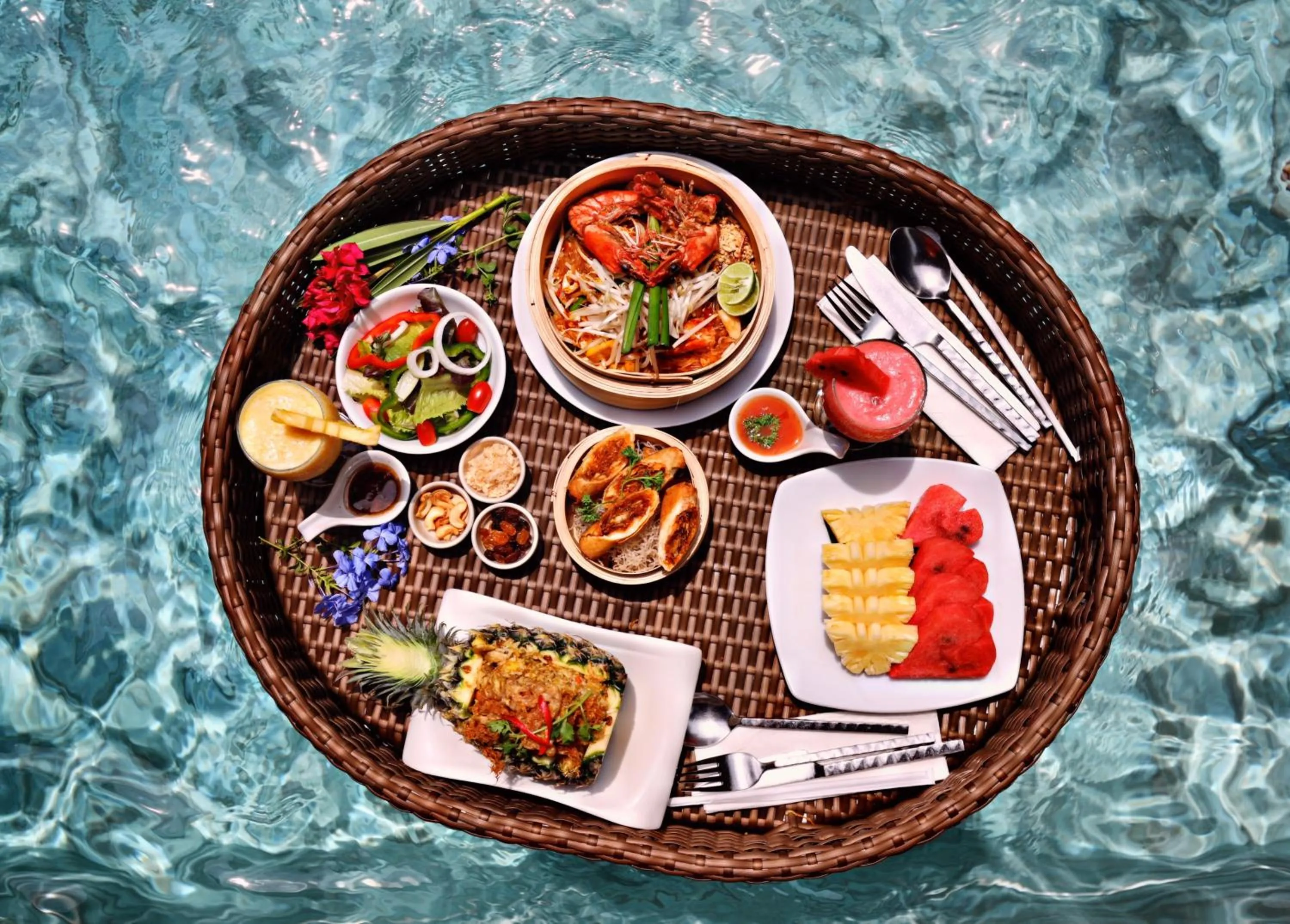 Food and drinks in Malisa Villa Suites - SHA Extra Plus