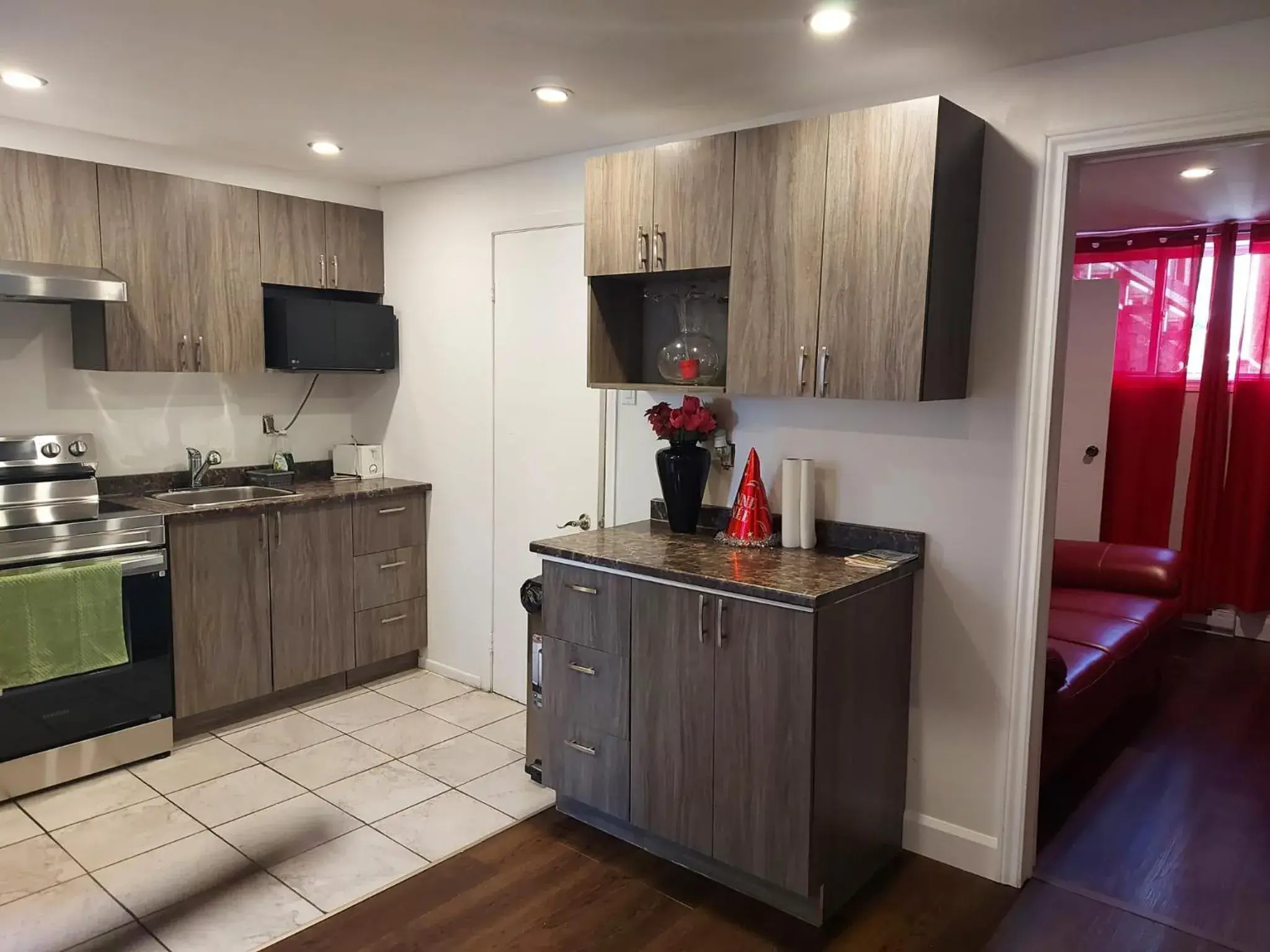 Kitchen/Kitchenette in Auberge Motel LA RÉFÉRENCE